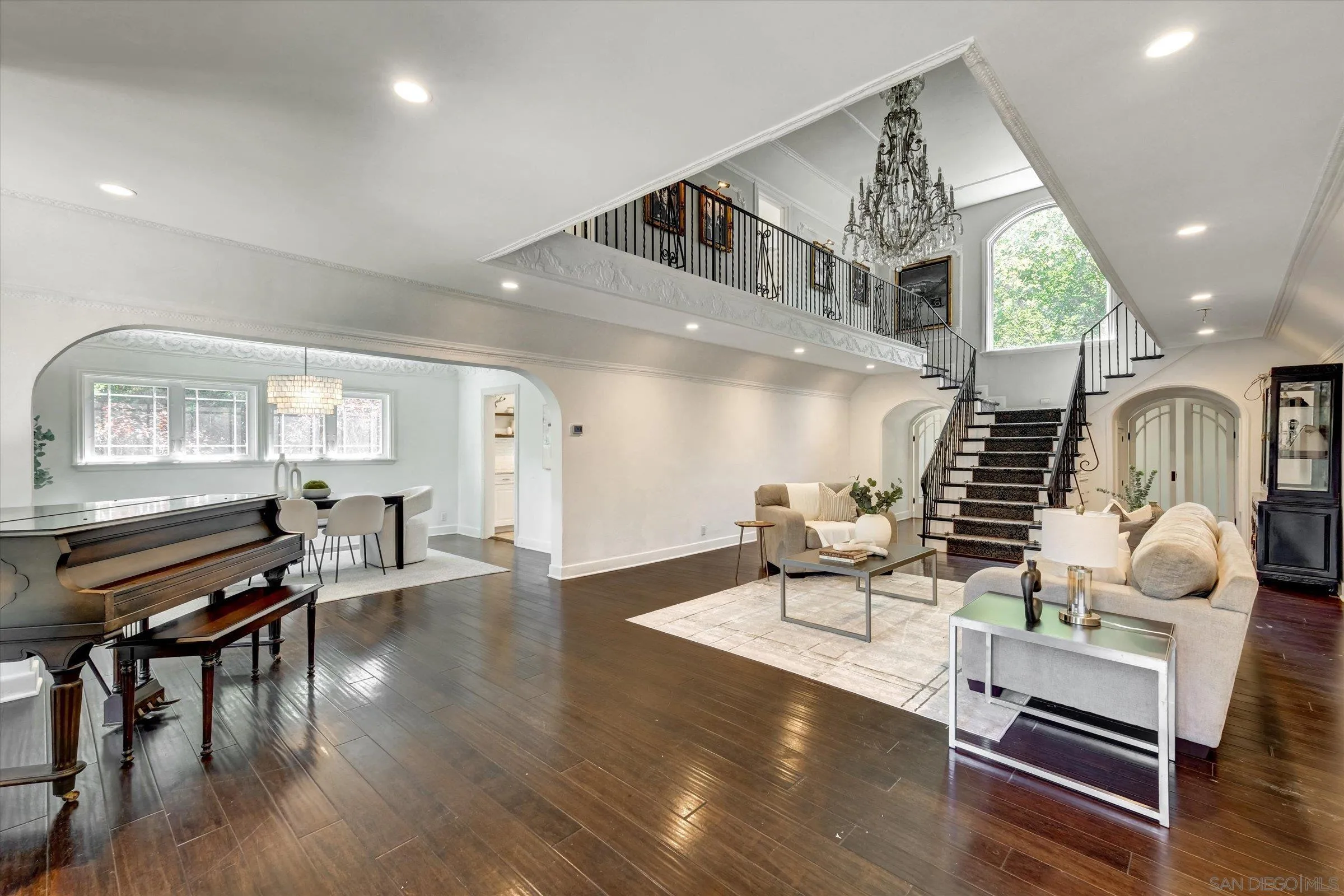 Los Angeles, California, 90027, United States, 4 Bedrooms Bedrooms, ,4 BathroomsBathrooms,Residential,For Sale,1924744