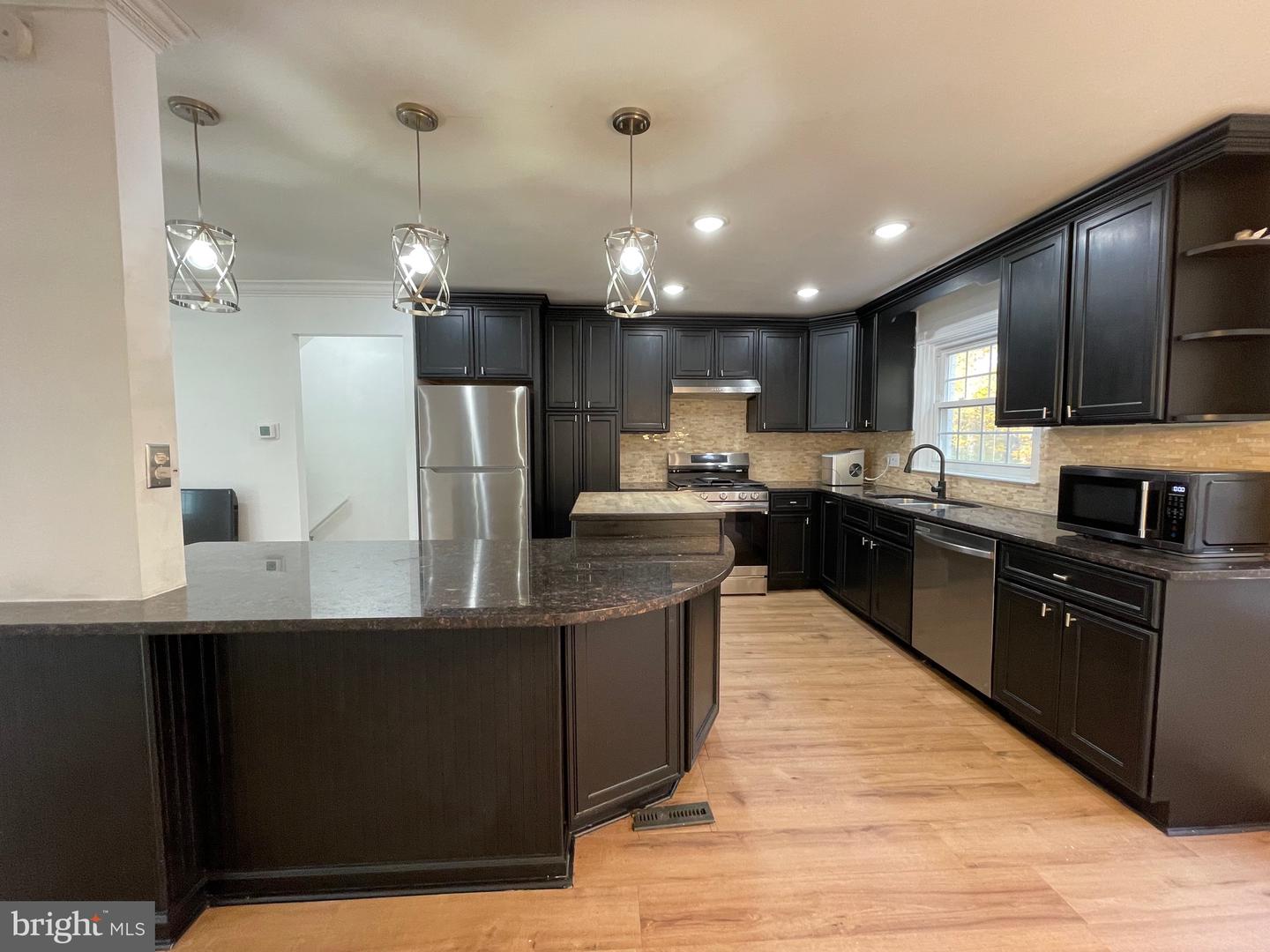 Centreville, Virginia, 20120, United States, 3 Bedrooms Bedrooms, ,2 BathroomsBathrooms,Residential,For Sale,1988924