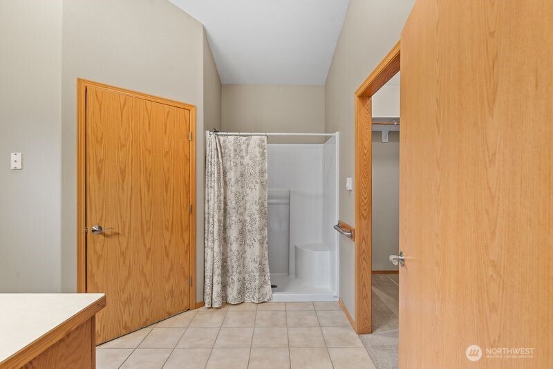 Wenatchee, Washington, 98801, United States, 3 Bedrooms Bedrooms, ,1 BathroomBathrooms,Residential,For Sale,1989040