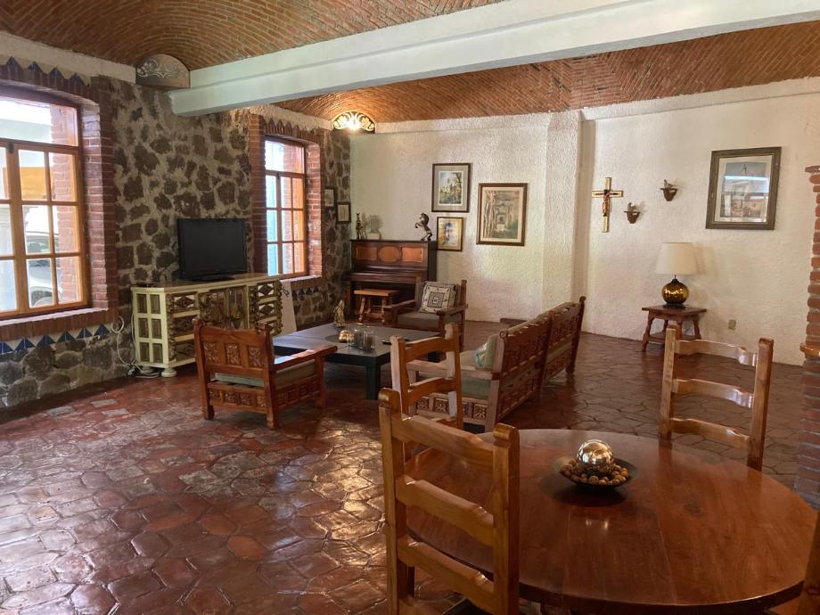 Cuernavaca, Morelos, 62130, Mexico, 7 Bedrooms Bedrooms, ,7 BathroomsBathrooms,Residential,For Sale,1746489