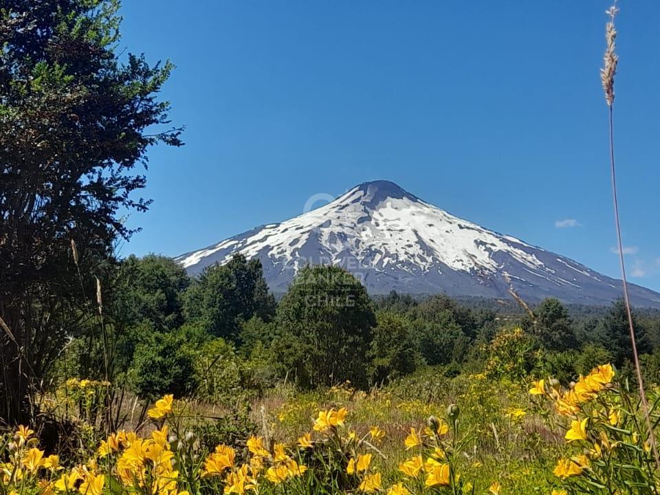 Pucón, Chile, 4 Bedrooms Bedrooms, ,3 BathroomsBathrooms,Residential,For Sale,1959469