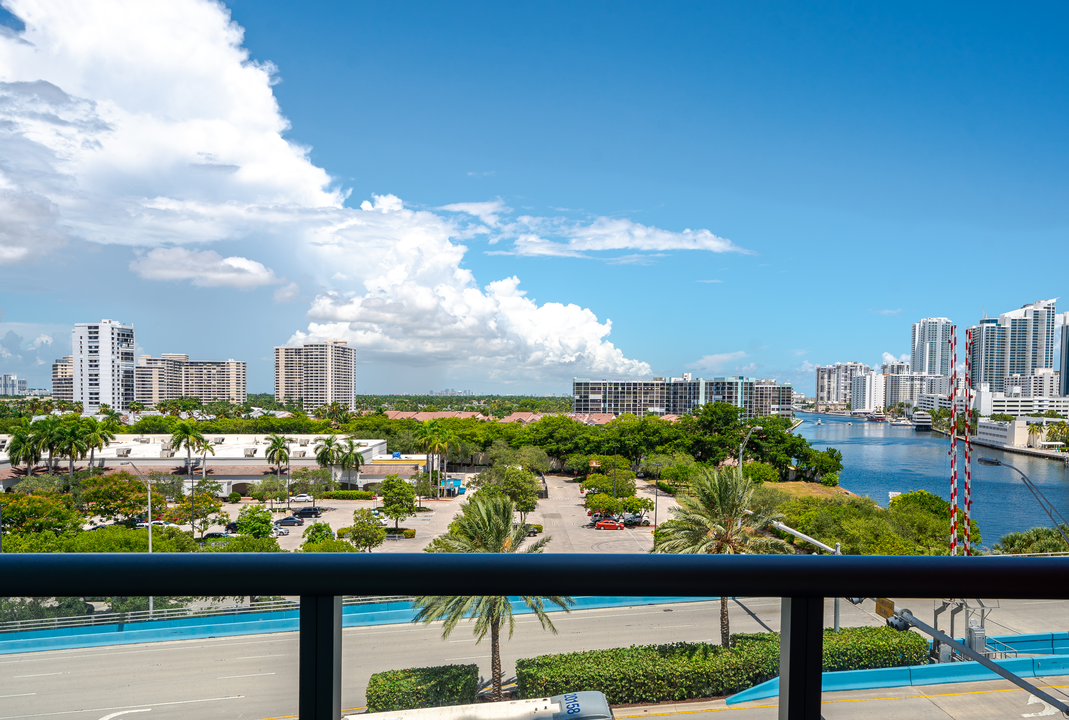  2602 E Hallandale Beach Blvd, Hallandale Beach, FL, 33009 - 物件實景