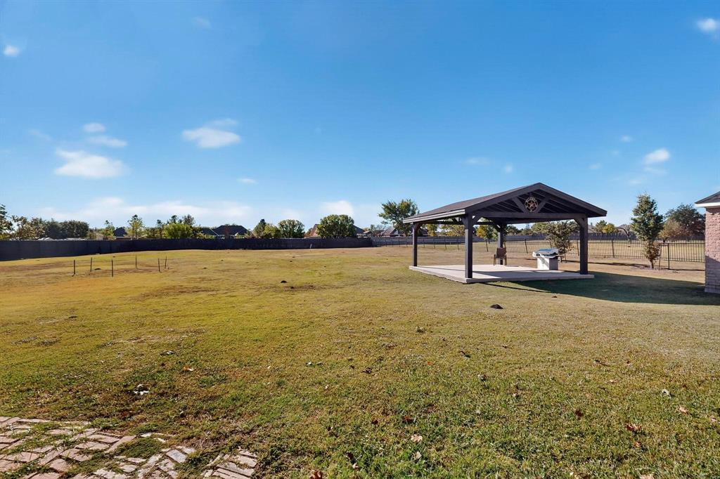Talty, Texas, 75160, United States, 4 Bedrooms Bedrooms, ,3 BathroomsBathrooms,Residential,For Sale,1981914