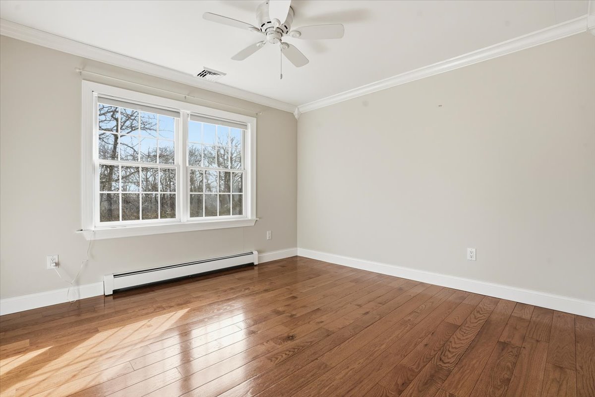 Milford, Pennsylvania, 18337, United States, 4 Bedrooms Bedrooms, ,3 BathroomsBathrooms,Residential,For Sale,2013781