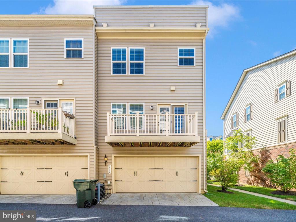 Greenbelt, Maryland, 20770, United States, 3 Bedrooms Bedrooms, ,4 BathroomsBathrooms,Residential,For Sale,1981928