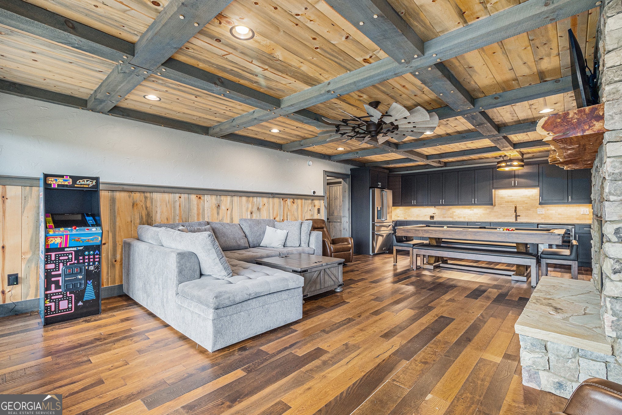 Ellijay, Georgia, 30540, United States, 5 Bedrooms Bedrooms, ,5 BathroomsBathrooms,Residential,For Sale,1952564