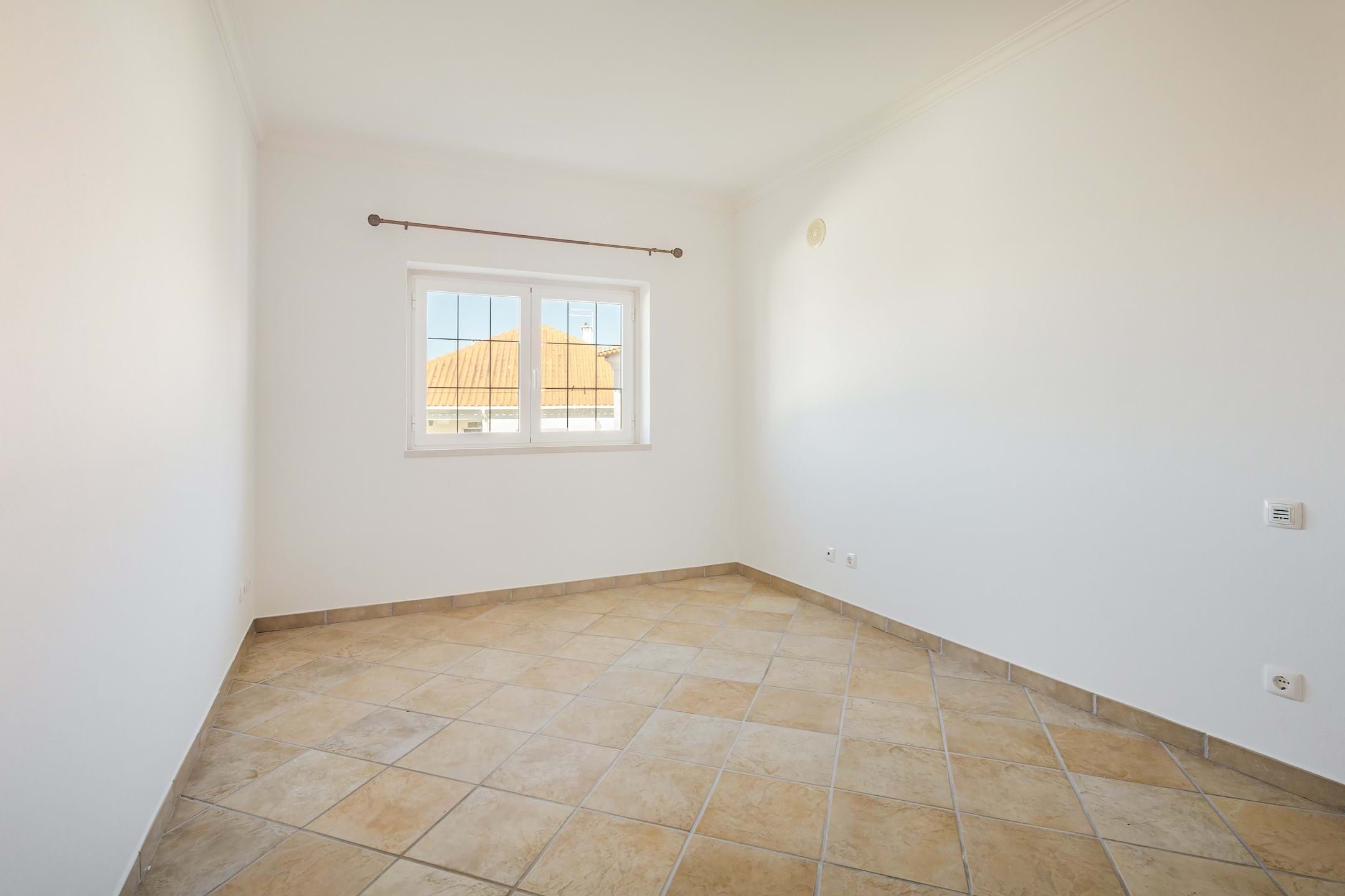 Sintra, Lisbon, 2705-605, PT, 4 Bedrooms Bedrooms, ,3 BathroomsBathrooms,Residential,For Sale,1793258