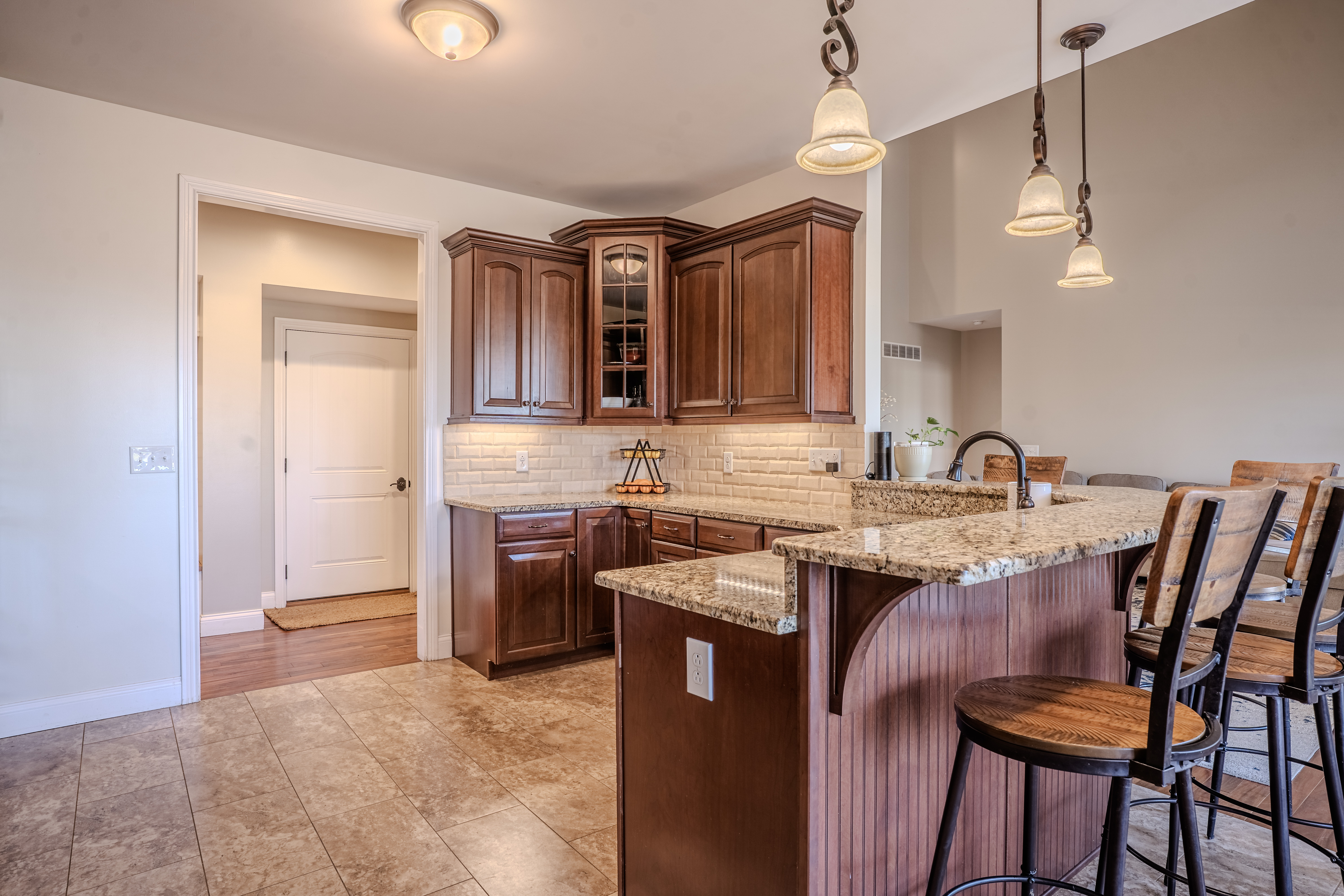 Frankfort, Kentucky, 40601, United States, 6 Bedrooms Bedrooms, ,3 BathroomsBathrooms,Residential,For Sale,2012095