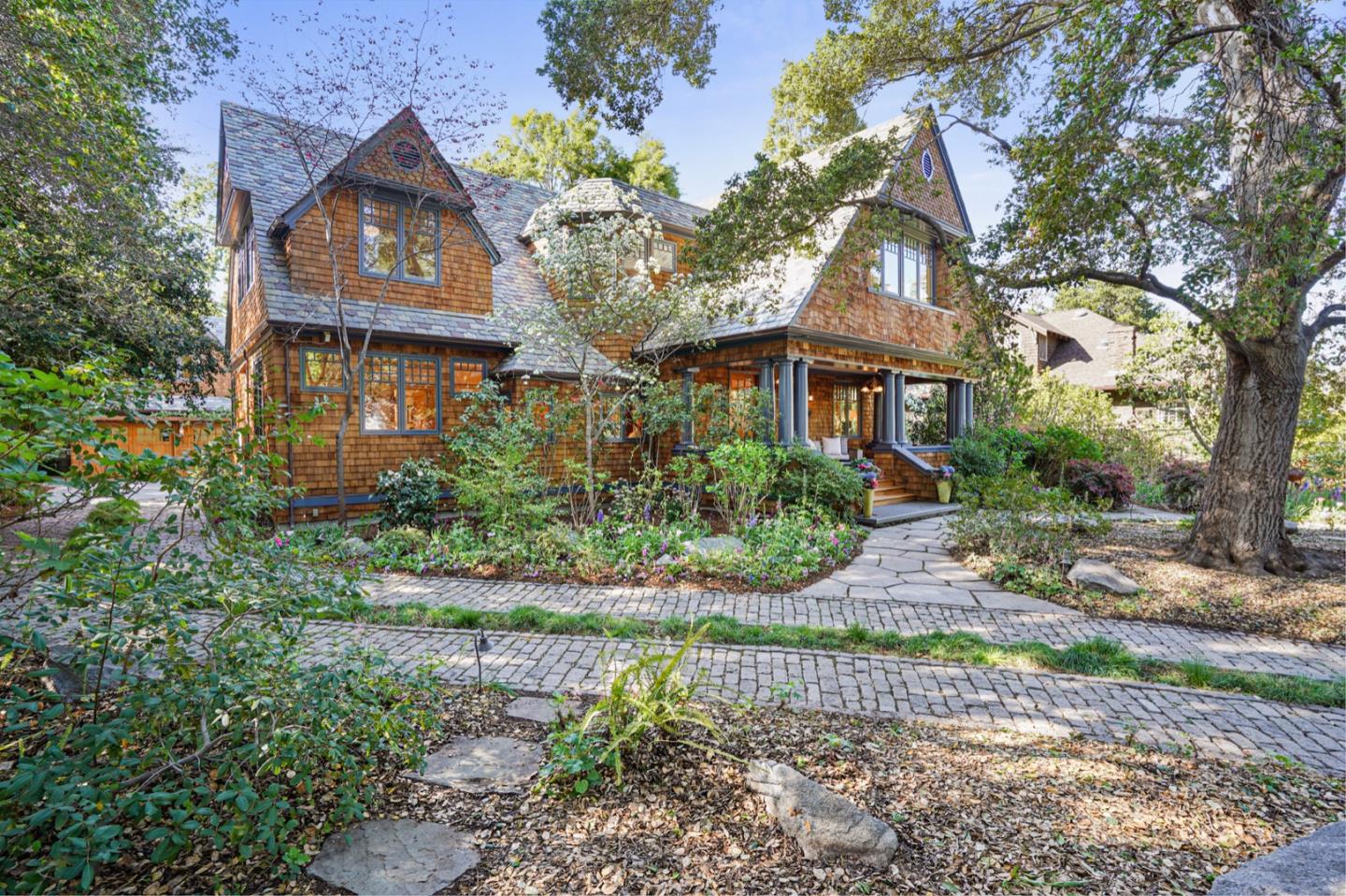 535 Kingsley Ave, Palo Alto, California, 94301, United States, 5 Bedrooms Bedrooms, ,4 BathroomsBathrooms,Residential,For Sale,535 Kingsley Ave,1664262