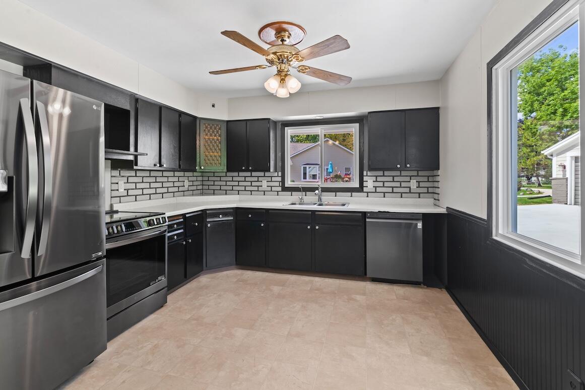 Delafield, Wisconsin, 53072, United States, 3 Bedrooms Bedrooms, ,2 BathroomsBathrooms,Residential,For Sale,1927266