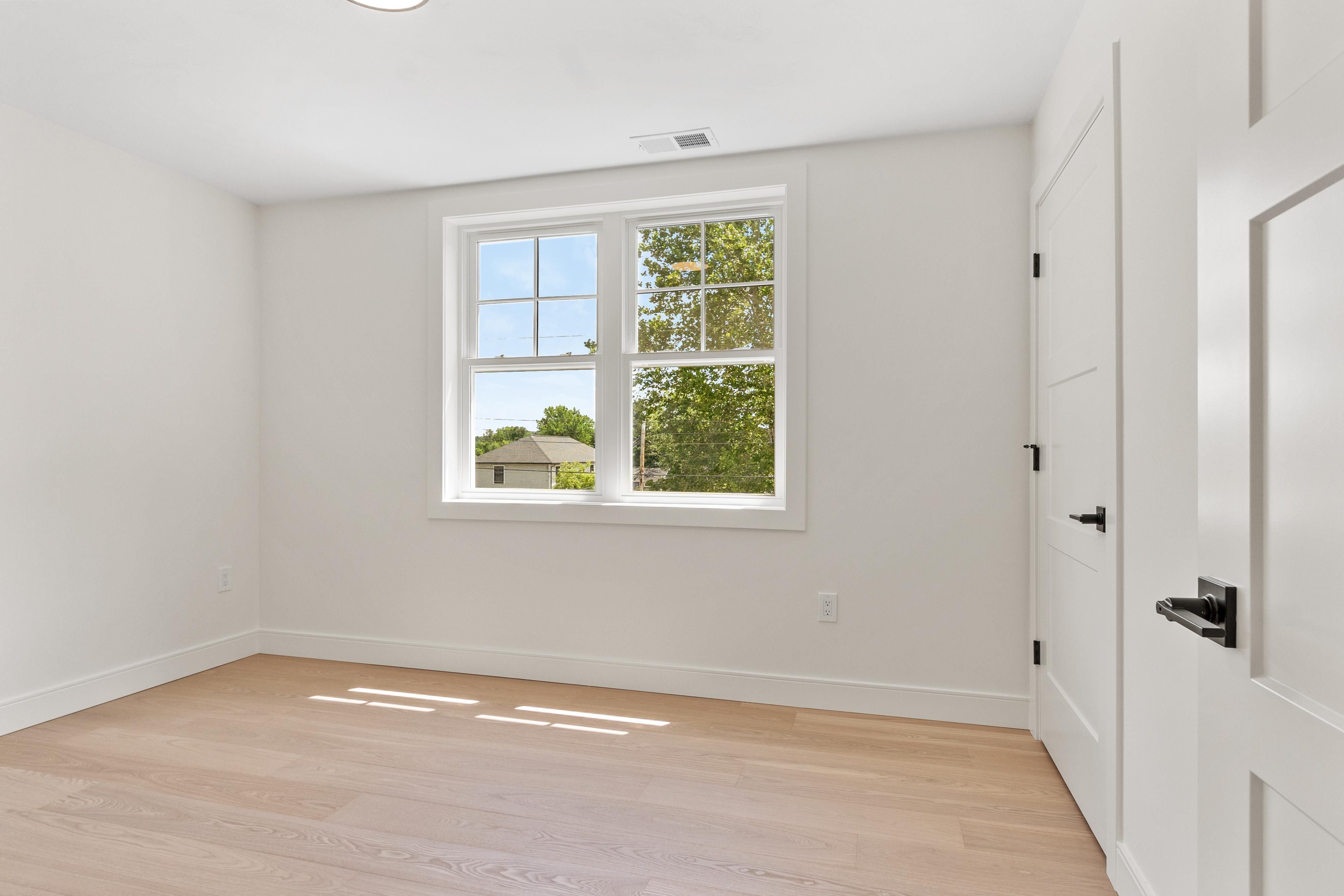  58 Neillian Street, Bedford, MA 01730 - 物件實景