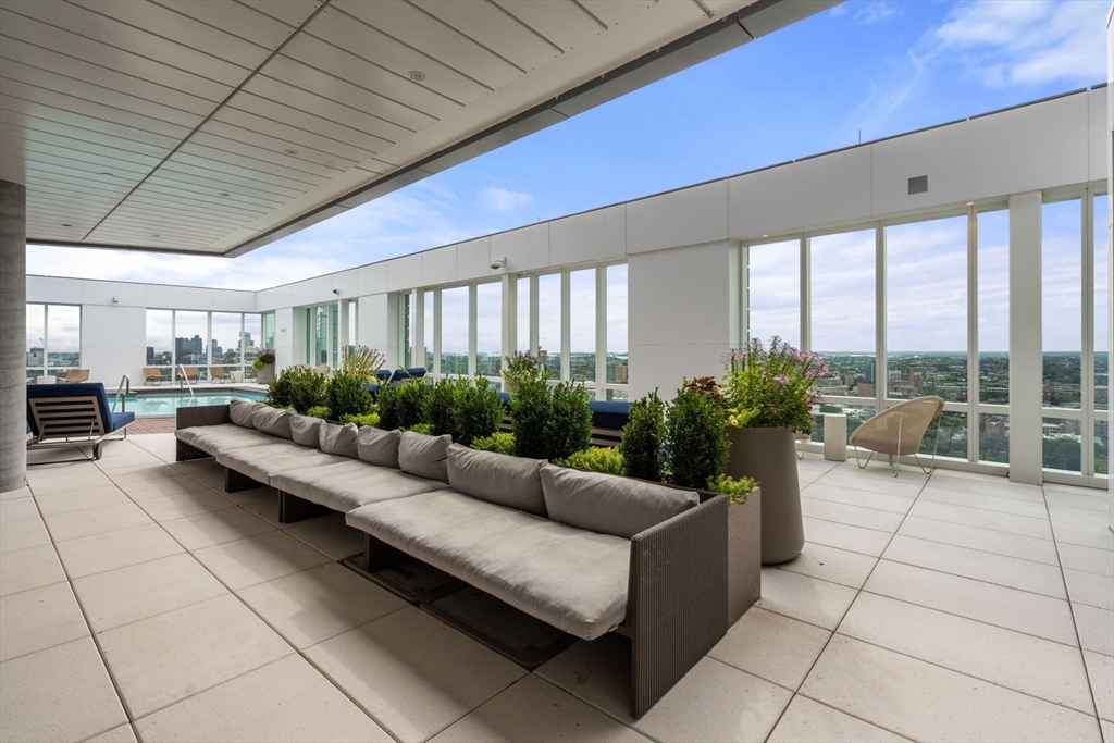 Boston, Massachusetts, 02215, United States, 2 Bedrooms Bedrooms, ,2 BathroomsBathrooms,Residential,For Sale,1941933