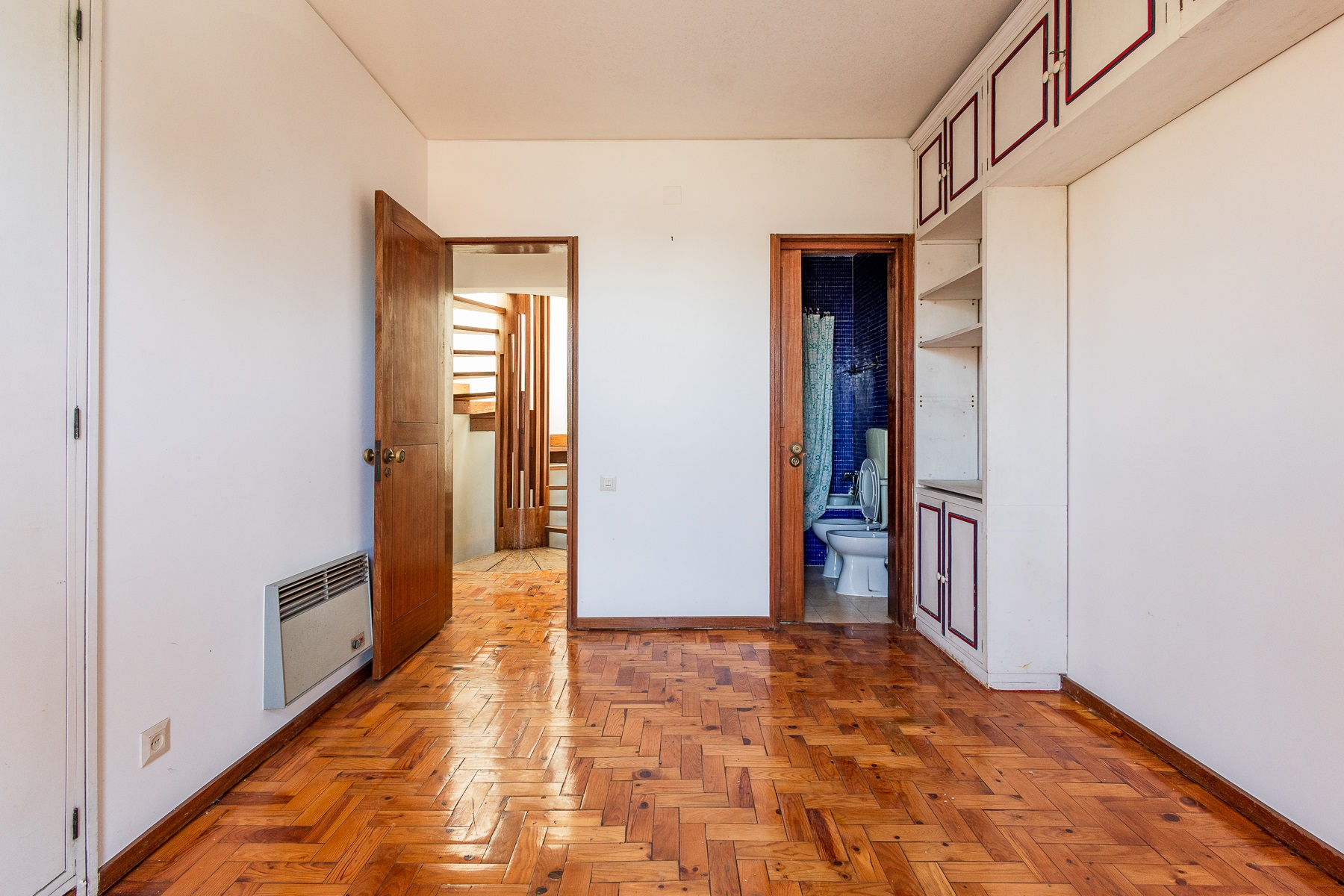  Semi-detached house, 5 bedrooms, for Sale - 物件實景