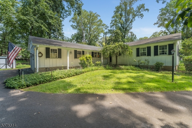 Raritan Twp., New Jersey, 08822, United States, 3 Bedrooms Bedrooms, ,2 BathroomsBathrooms,Residential,For Sale,1917160