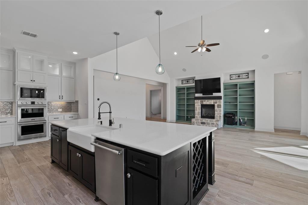 Shady Shores, Texas, 76208, United States, 4 Bedrooms Bedrooms, ,4 BathroomsBathrooms,Residential,For Sale,1983934