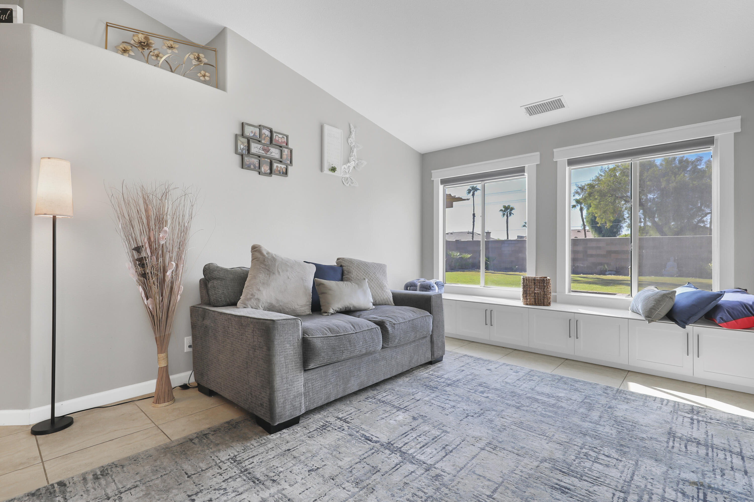 Indio, California, 92201, United States, 4 Bedrooms Bedrooms, ,3 BathroomsBathrooms,Residential,For Sale,1950105