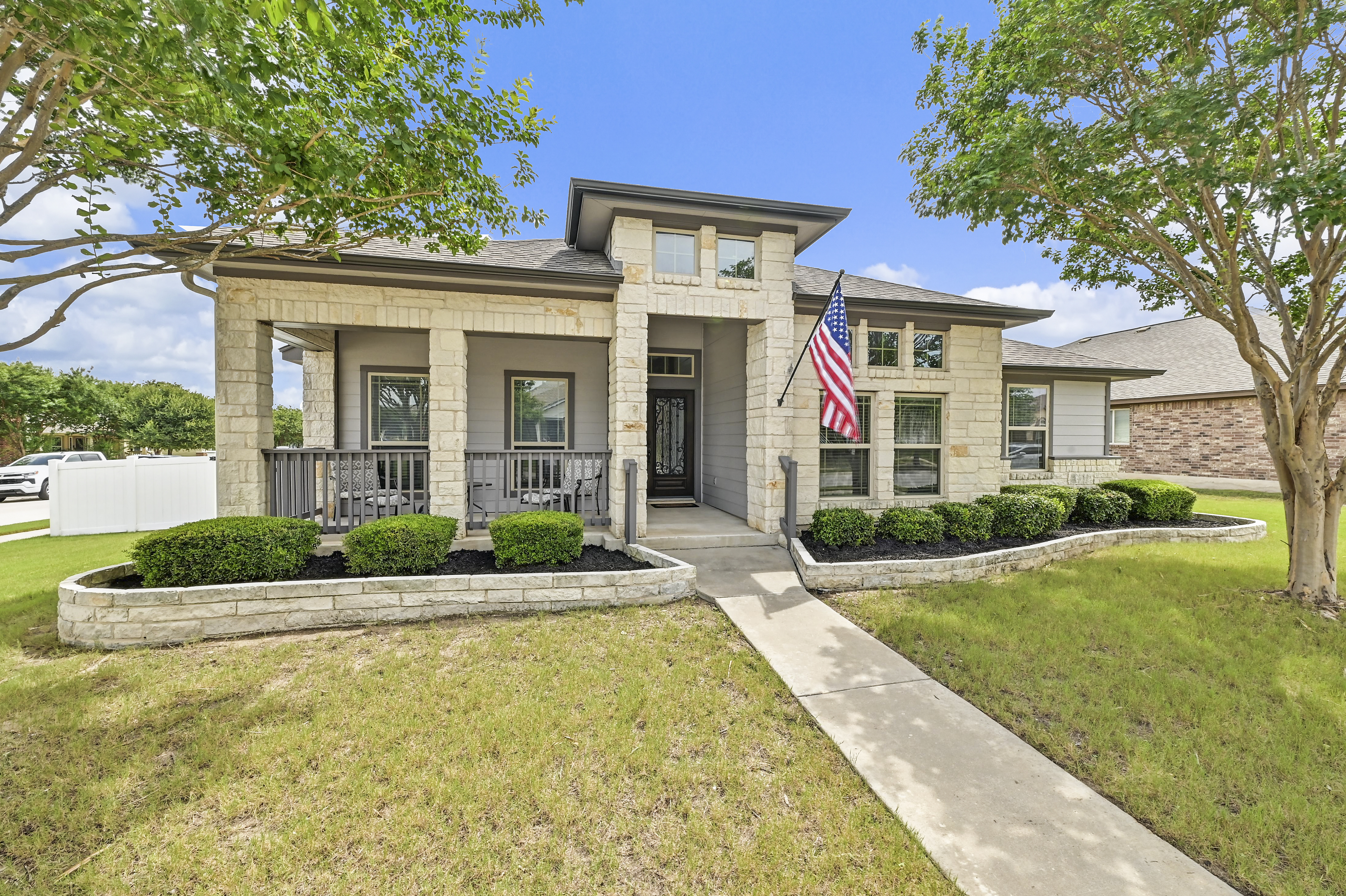  Rare 3-Car Garage + Corner Lot in Highland Park - 物件實景