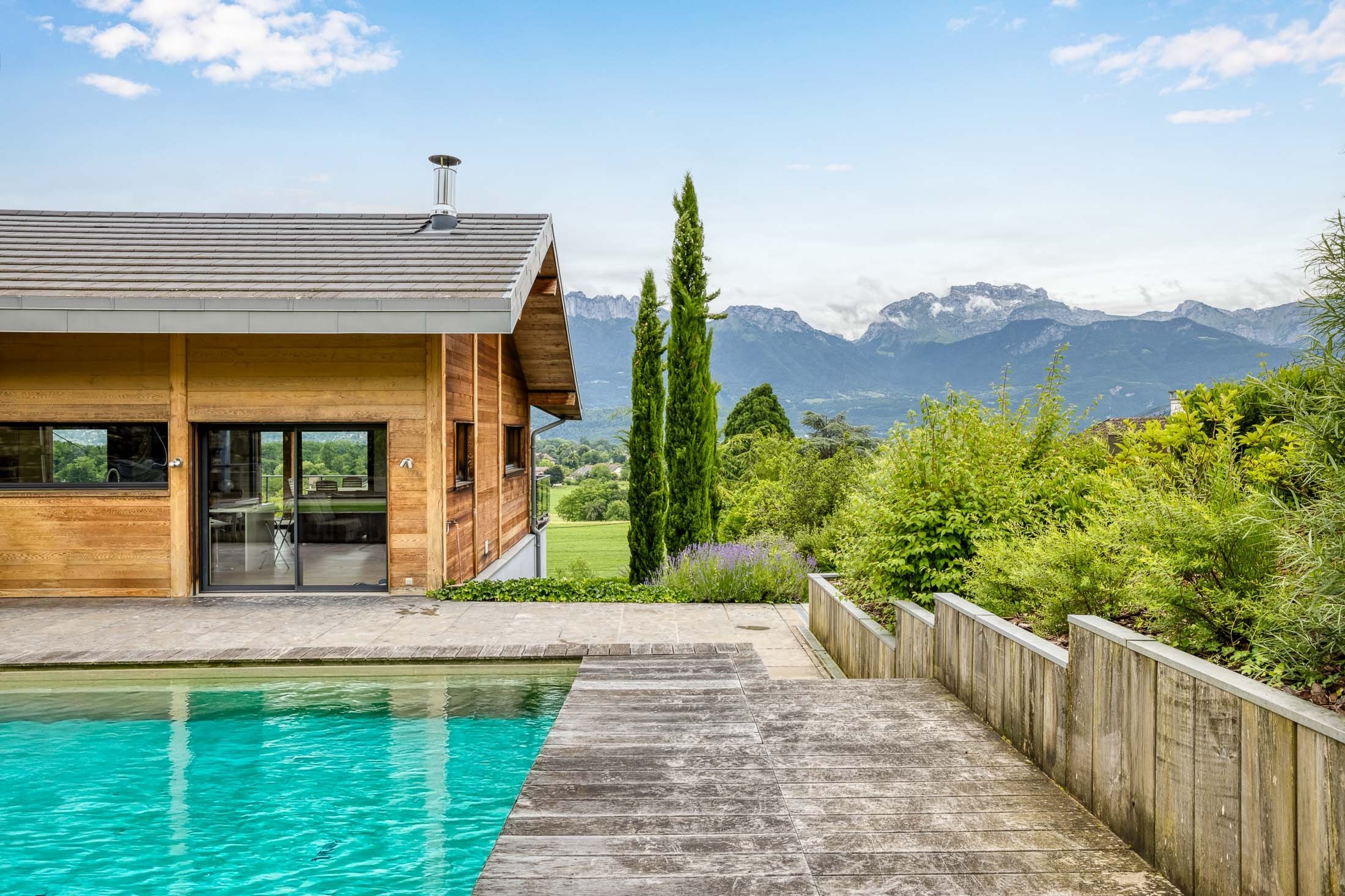  Beautiful house with swimming pool and magnificent view of the lake and mountai… - 物件實景