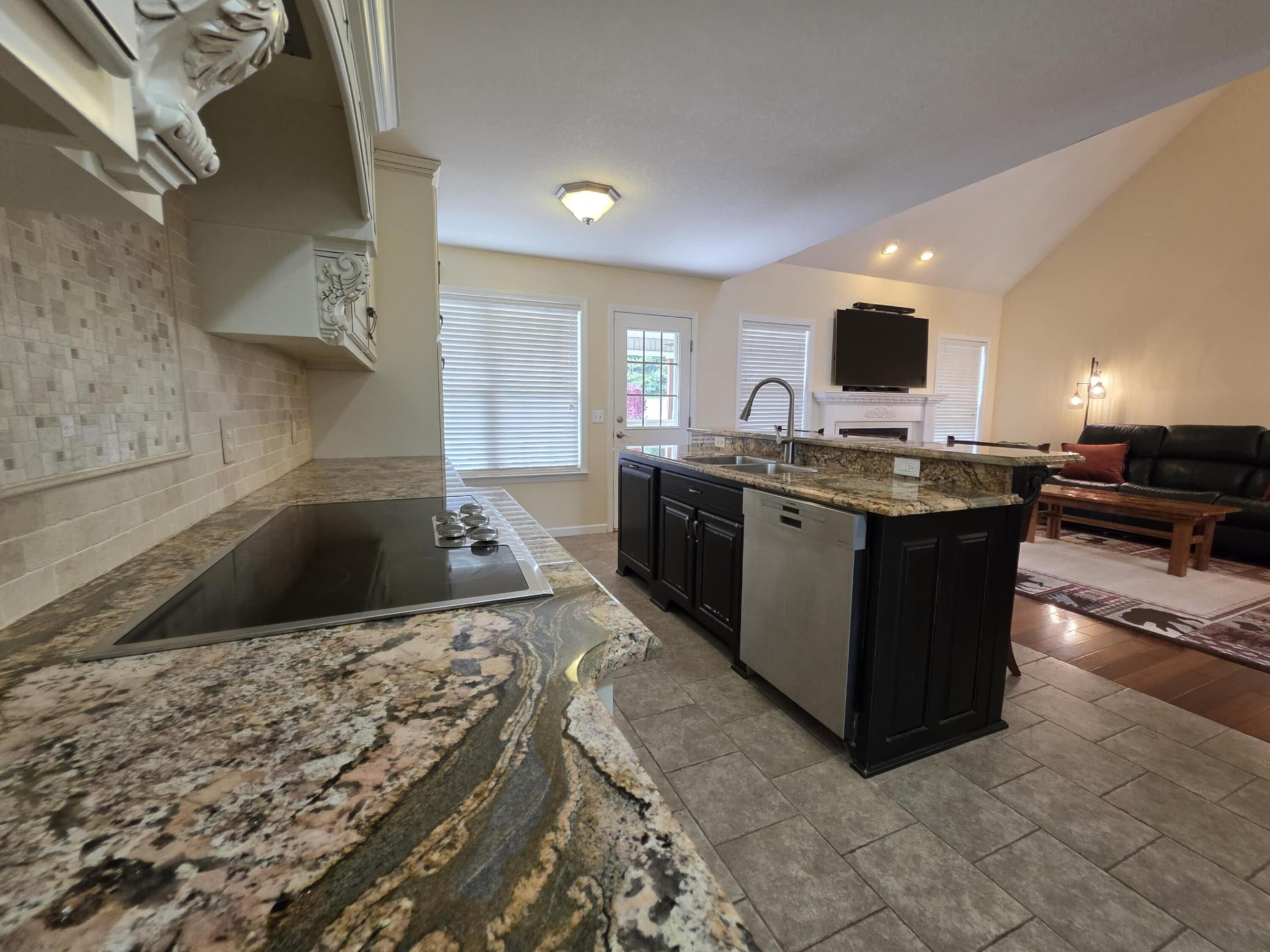 Spring City, Tennessee, 37381, United States, 4 Bedrooms Bedrooms, ,3 BathroomsBathrooms,Residential,For Sale,1927411