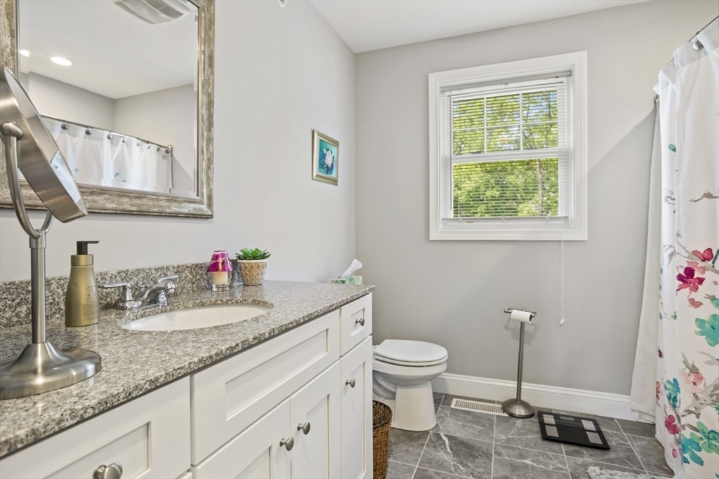 Haverhill, Massachusetts, 01832, United States, 3 Bedrooms Bedrooms, ,3 BathroomsBathrooms,Residential,For Sale,1879402
