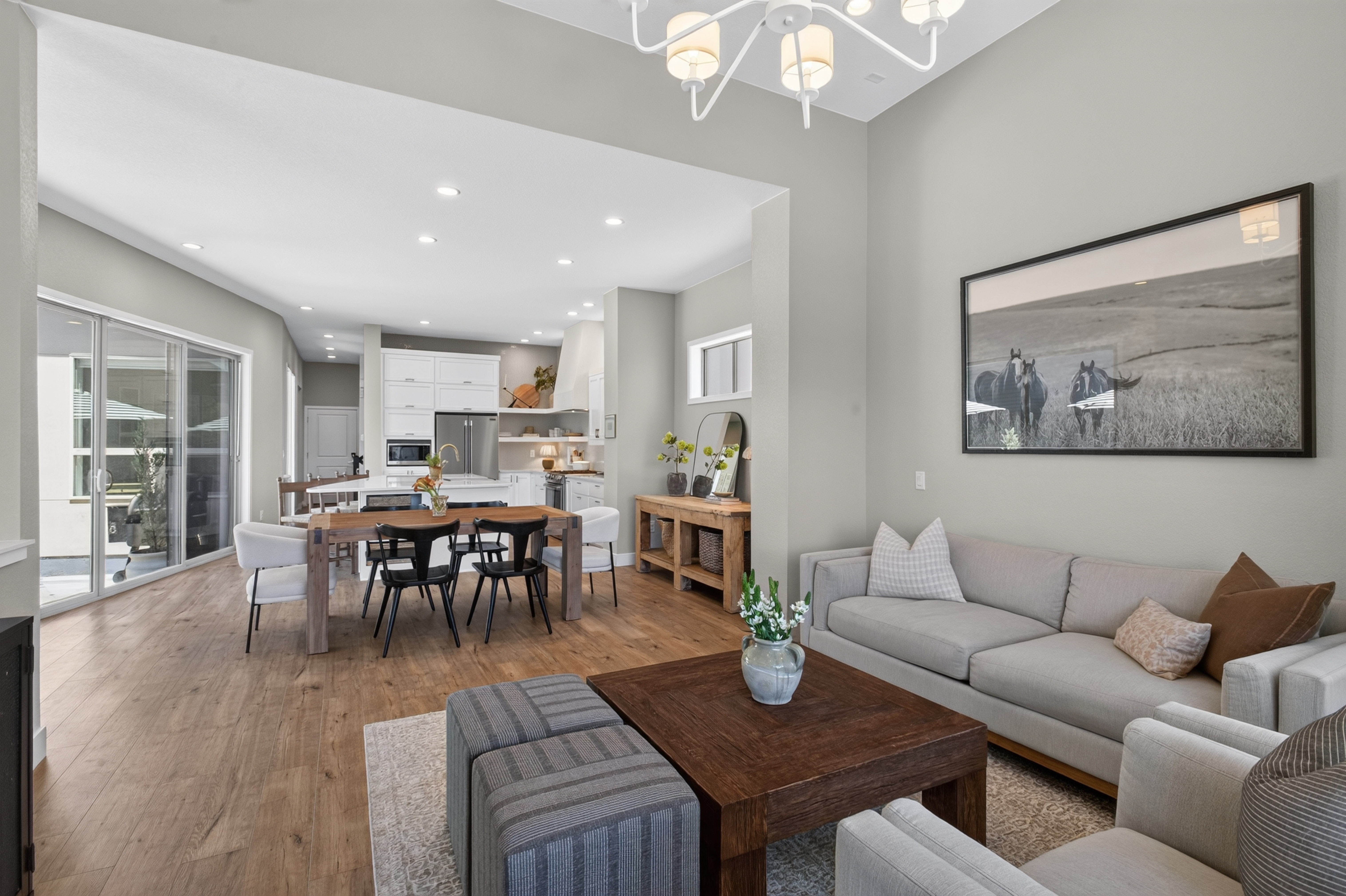  Welcome to Sterling Ranch Modern Open Home with Island Kitchen & Trail Access - 物件實景