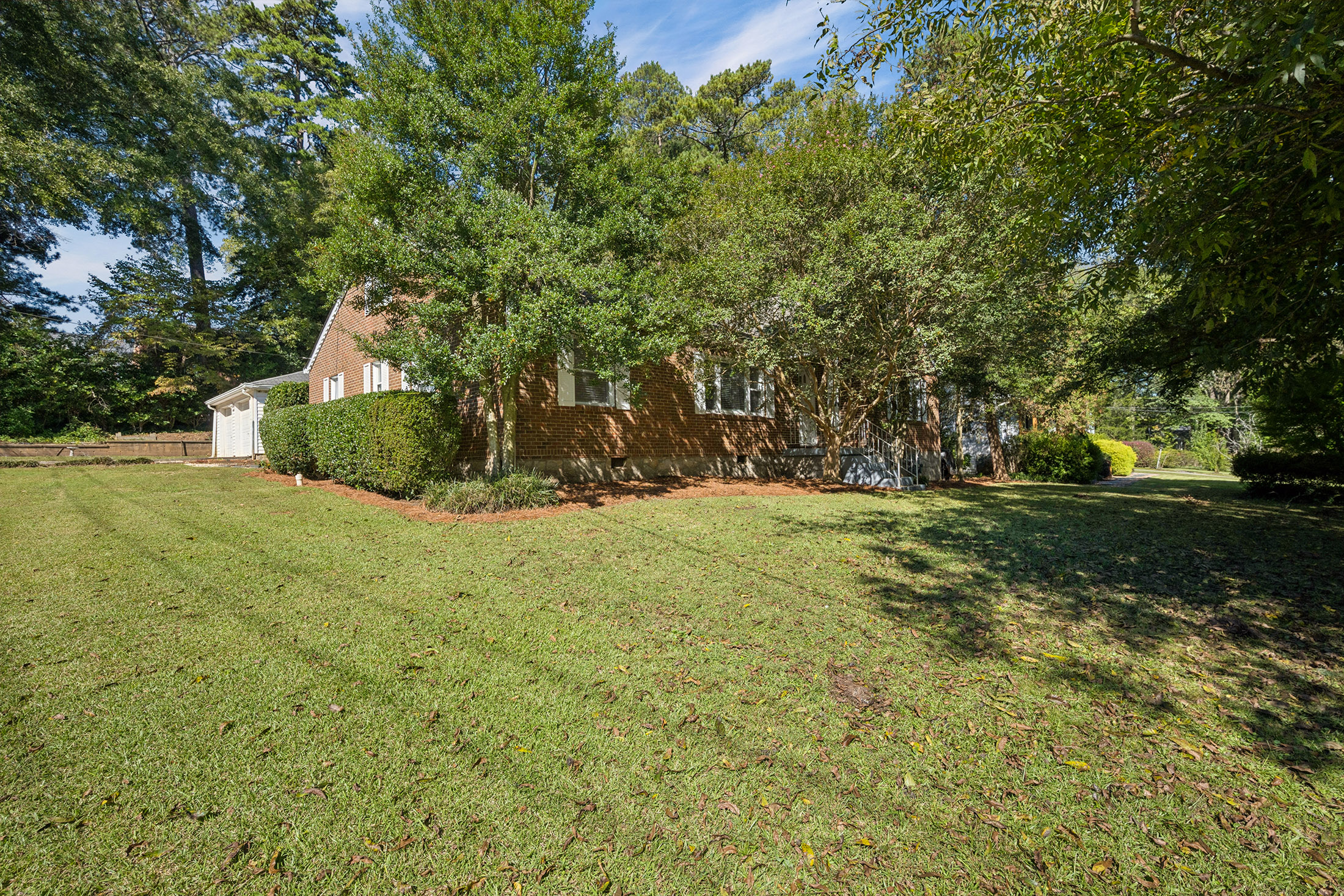  Beautifully Updated Brick Duplex Offers Rare Opportunity in the Heart of Decatur - 物件實景