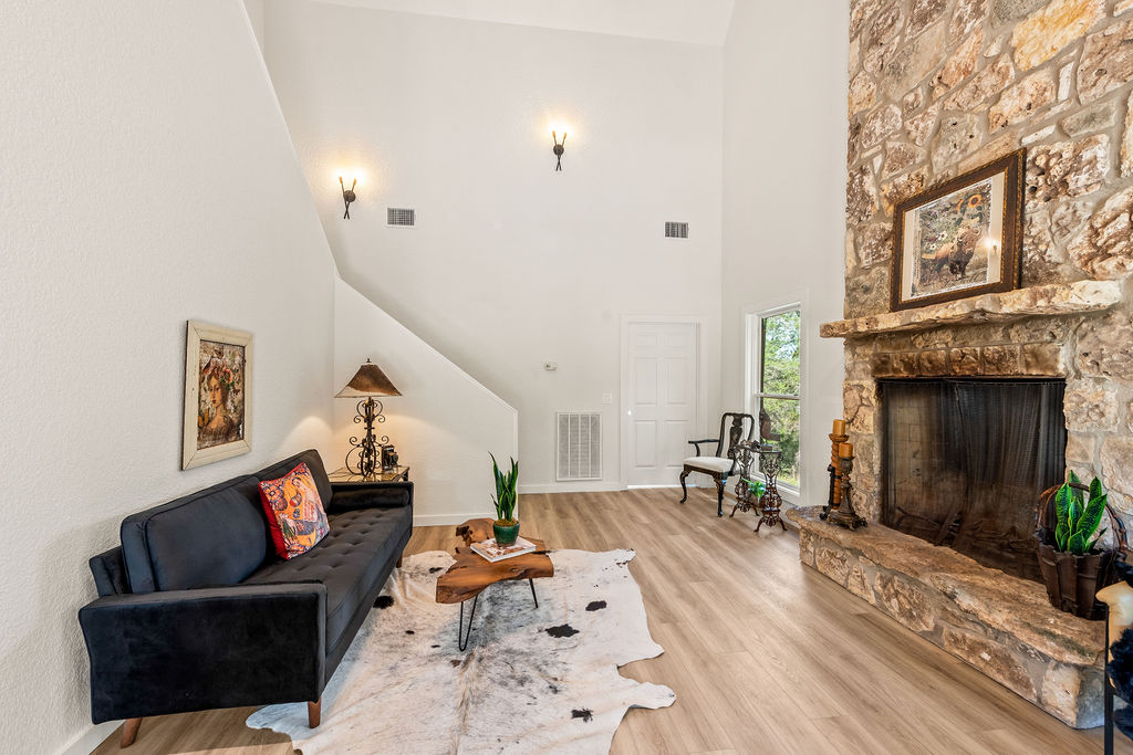 Wimberley, Texas, 78676, United States, 2 Bedrooms Bedrooms, ,2 BathroomsBathrooms,Residential,For Sale,1942649