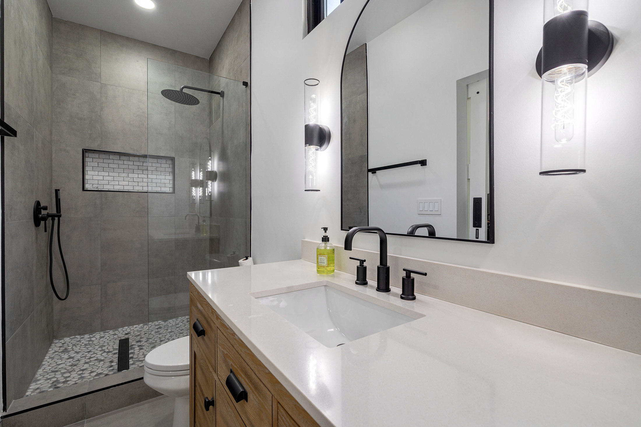  Fully Renovated Estate Blends Luxury, Flexibility & Resort-Style Living - 物件實景