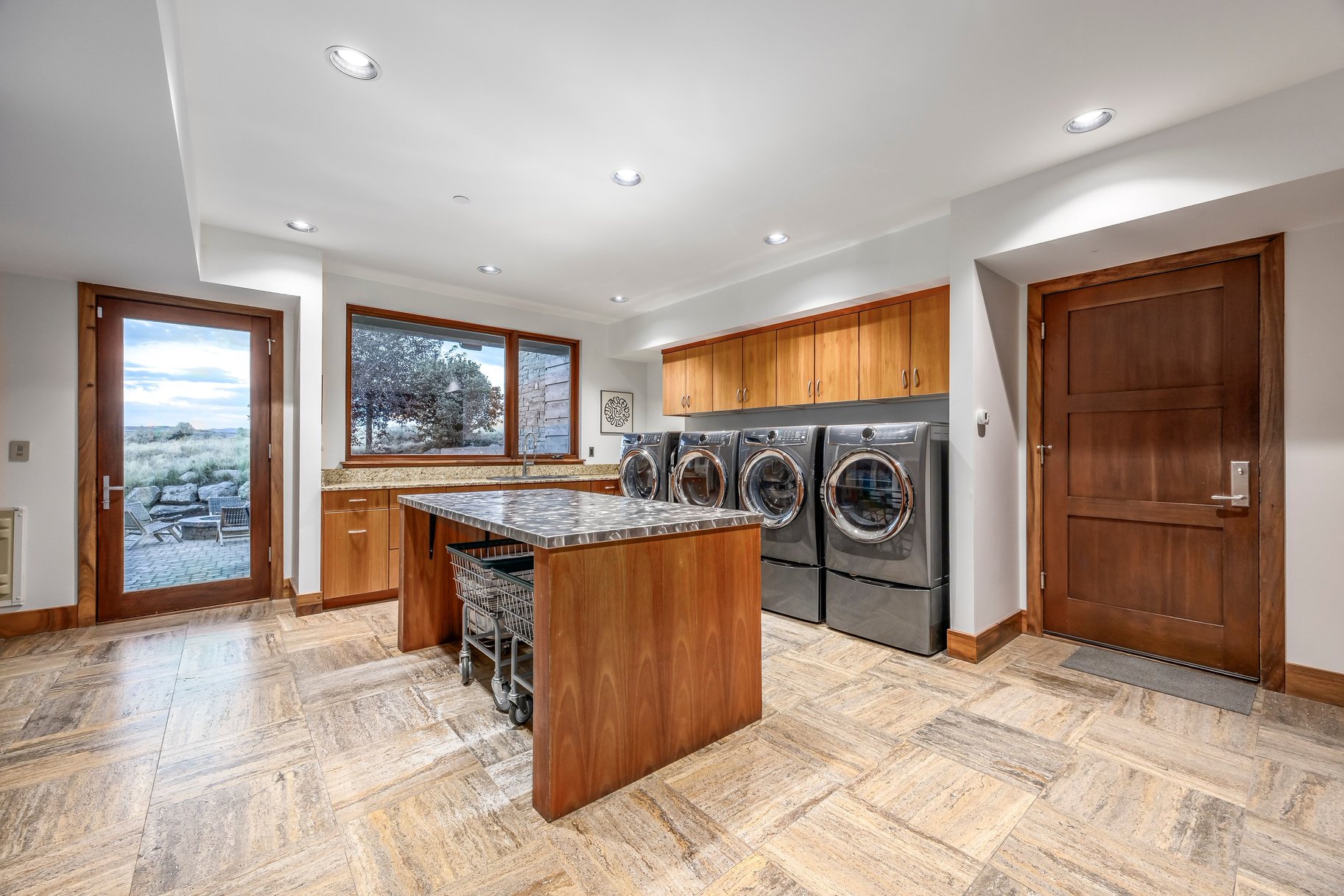  Private Park City Home with Views, Two Offices, and Six-Car Garage - 物件實景
