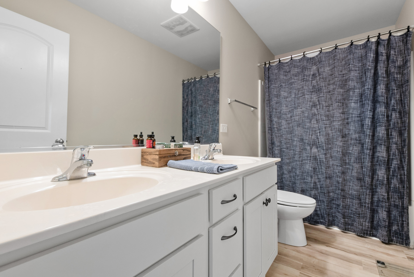 New Lenox, Illinois, 60451, United States, 4 Bedrooms Bedrooms, ,3 BathroomsBathrooms,Residential,For Sale,1984250