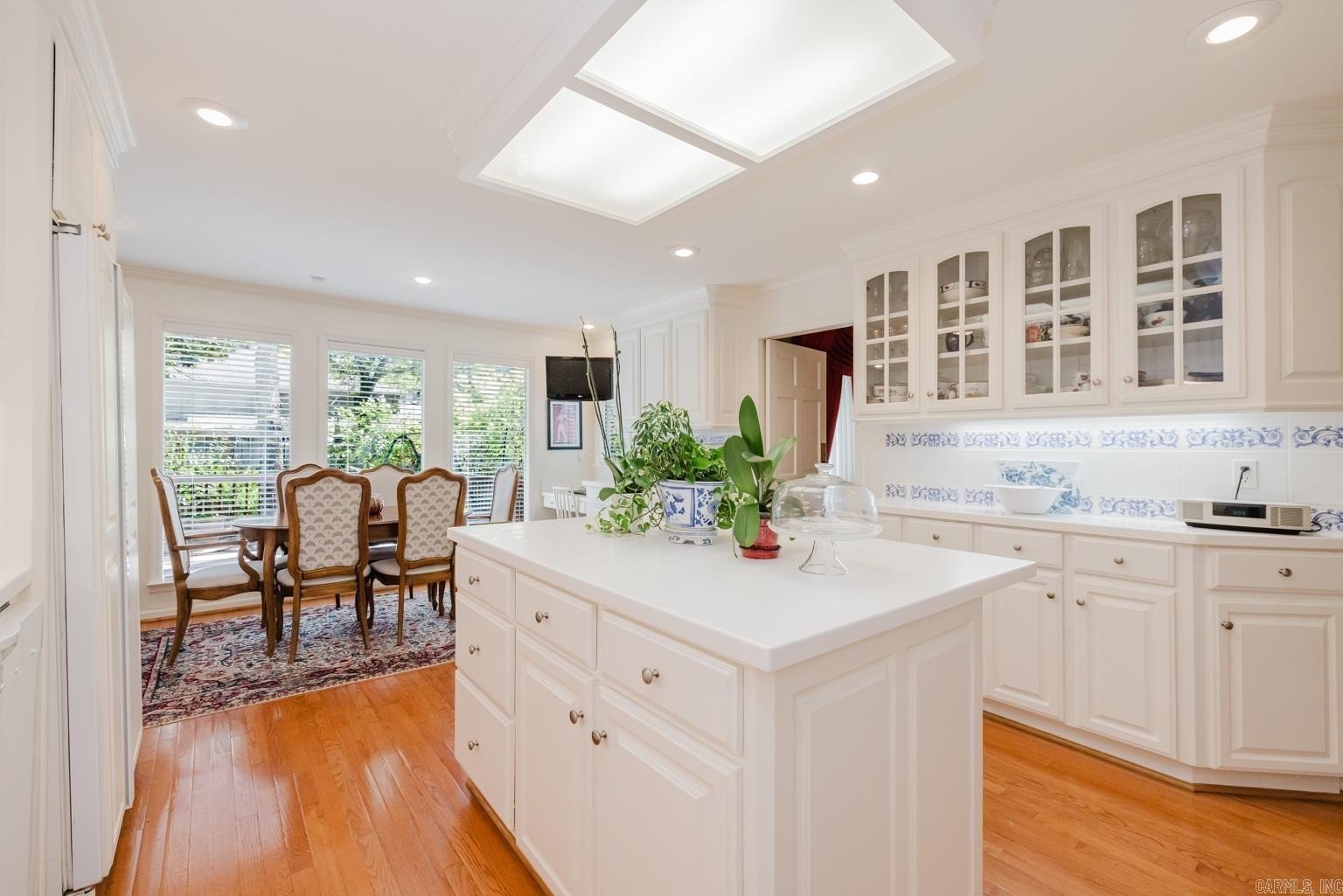 Little Rock, Arkansas, 72212, United States, 5 Bedrooms Bedrooms, ,5 BathroomsBathrooms,Residential,For Sale,1975952