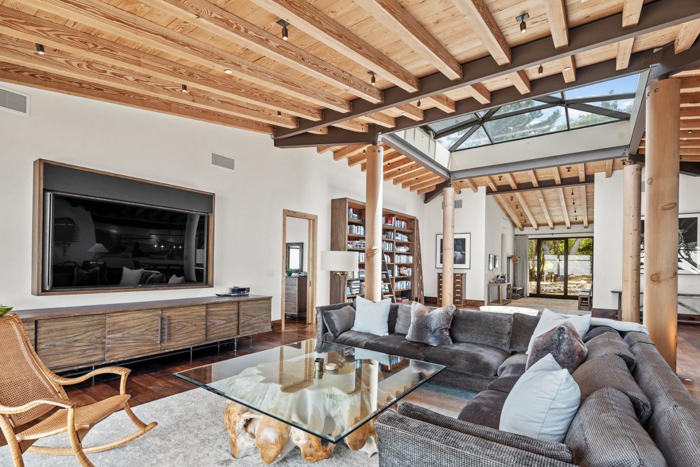 Carmel, California, 93923, United States, 6 Bedrooms Bedrooms, ,5 BathroomsBathrooms,Residential,For Sale,1847628