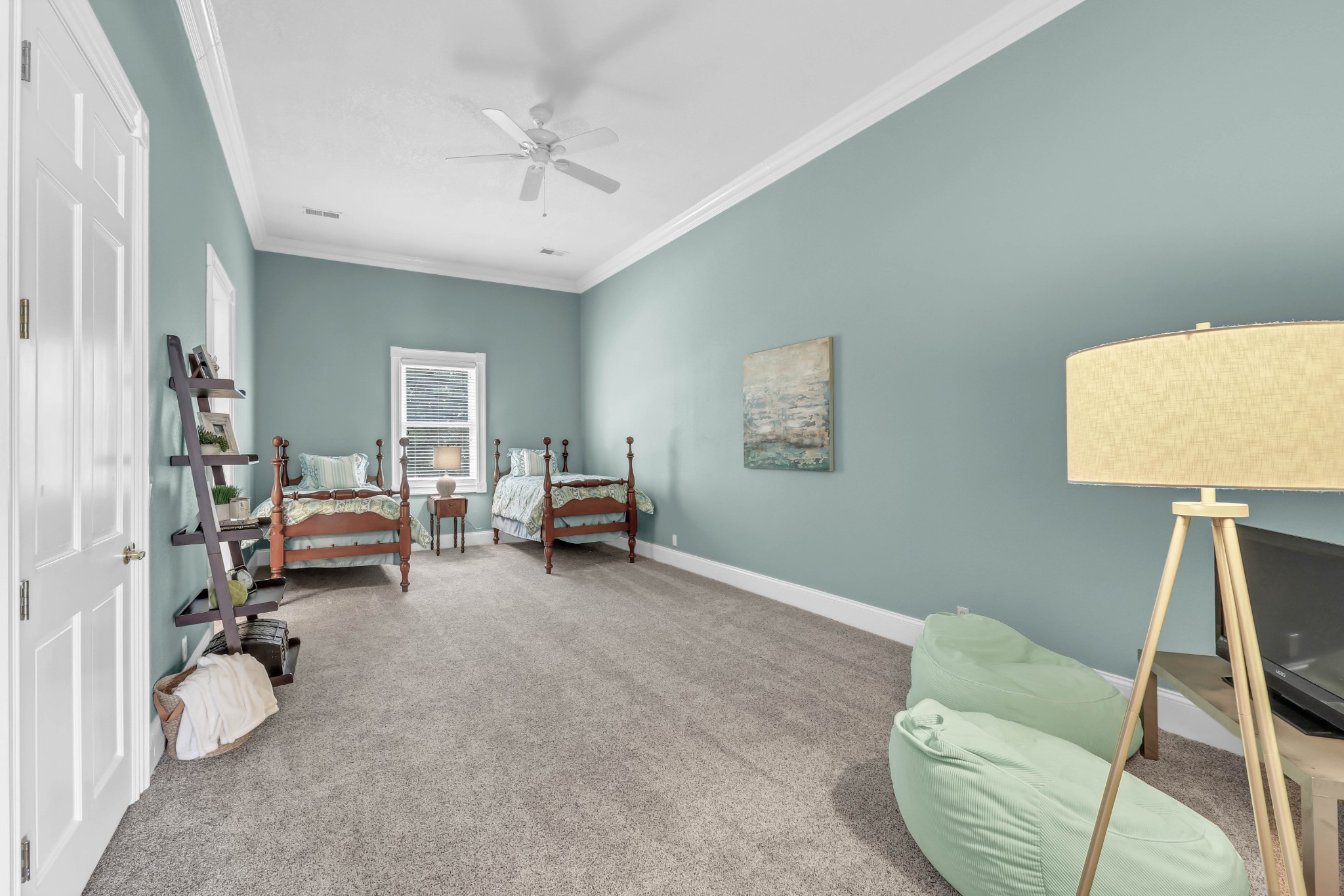 Clarksville, Tennessee, 37043, United States, 4 Bedrooms Bedrooms, ,4 BathroomsBathrooms,Residential,For Sale,1980790