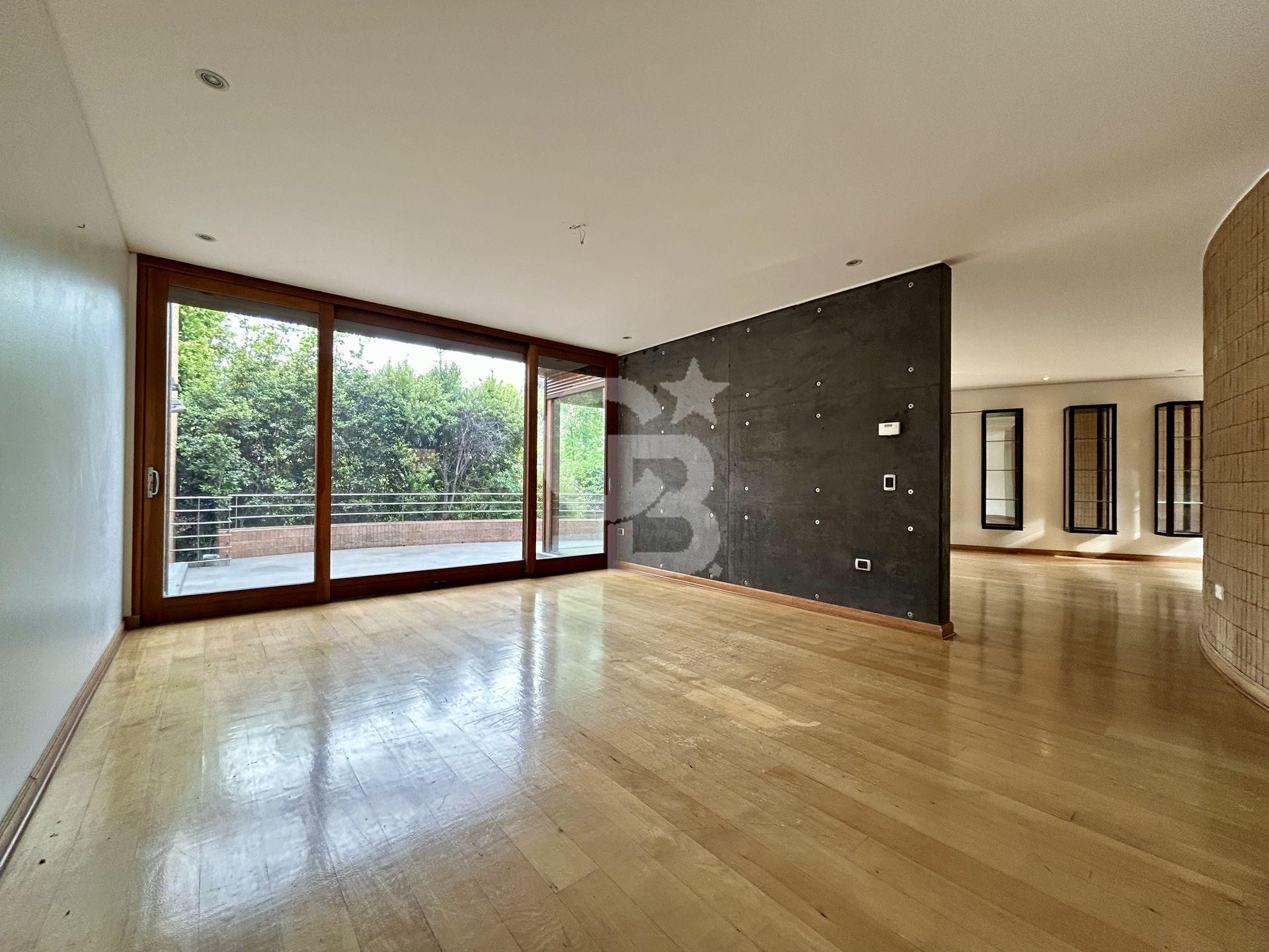 Vitacura, Chile, 5 Bedrooms Bedrooms, ,5 BathroomsBathrooms,Residential,For Sale,1969115