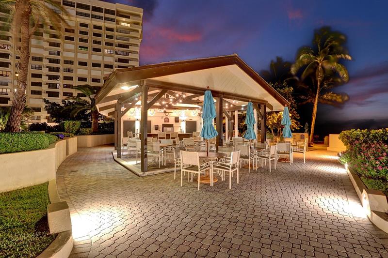 Lauderdale By The Sea, Florida, 33308, United States, 2 Bedrooms Bedrooms, ,2 BathroomsBathrooms,Residential,For Sale,1898422