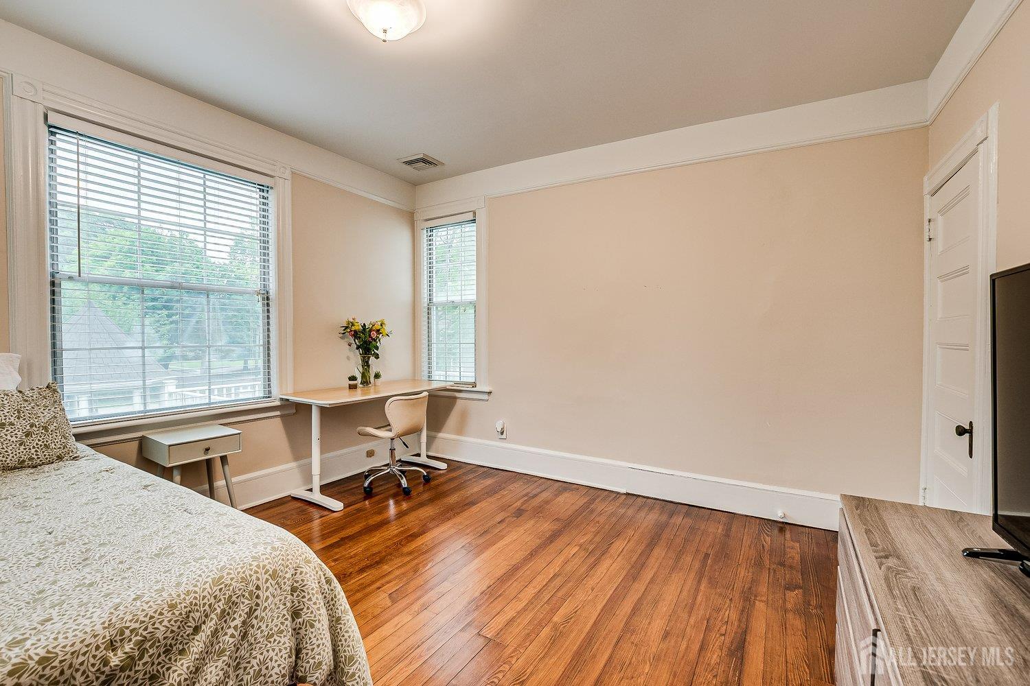 Metuchen, New Jersey, 08840, United States, 5 Bedrooms Bedrooms, ,3 BathroomsBathrooms,Residential,For Sale,1903678