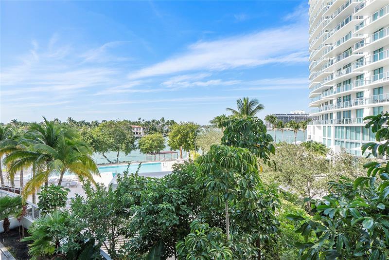 Miami Beach, Florida, 33141, United States, 2 Bedrooms Bedrooms, ,2 BathroomsBathrooms,Residential,For Sale,1990899