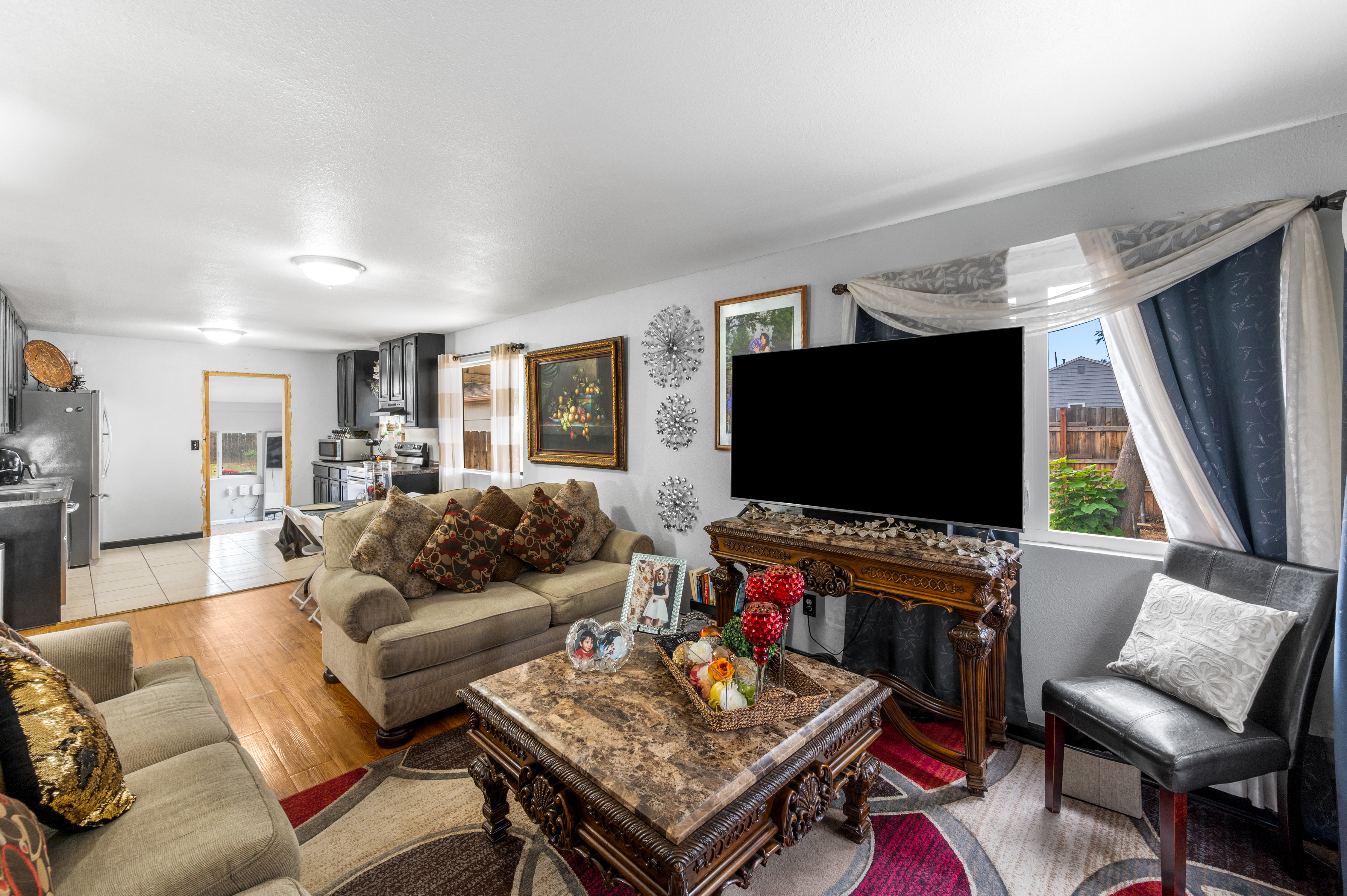  Commerce City Home with Fenced Yard and Plenty of Parking Space - 物件實景