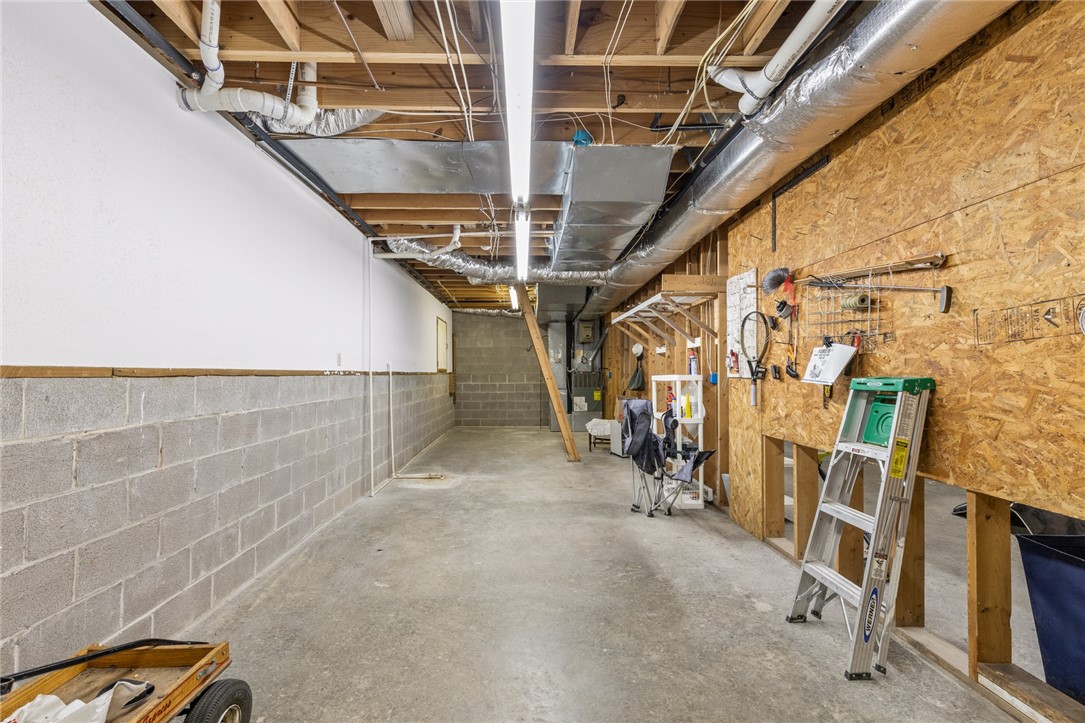 Harrison, Arkansas, 72601, United States, 4 Bedrooms Bedrooms, ,5 BathroomsBathrooms,Residential,For Sale,1989365