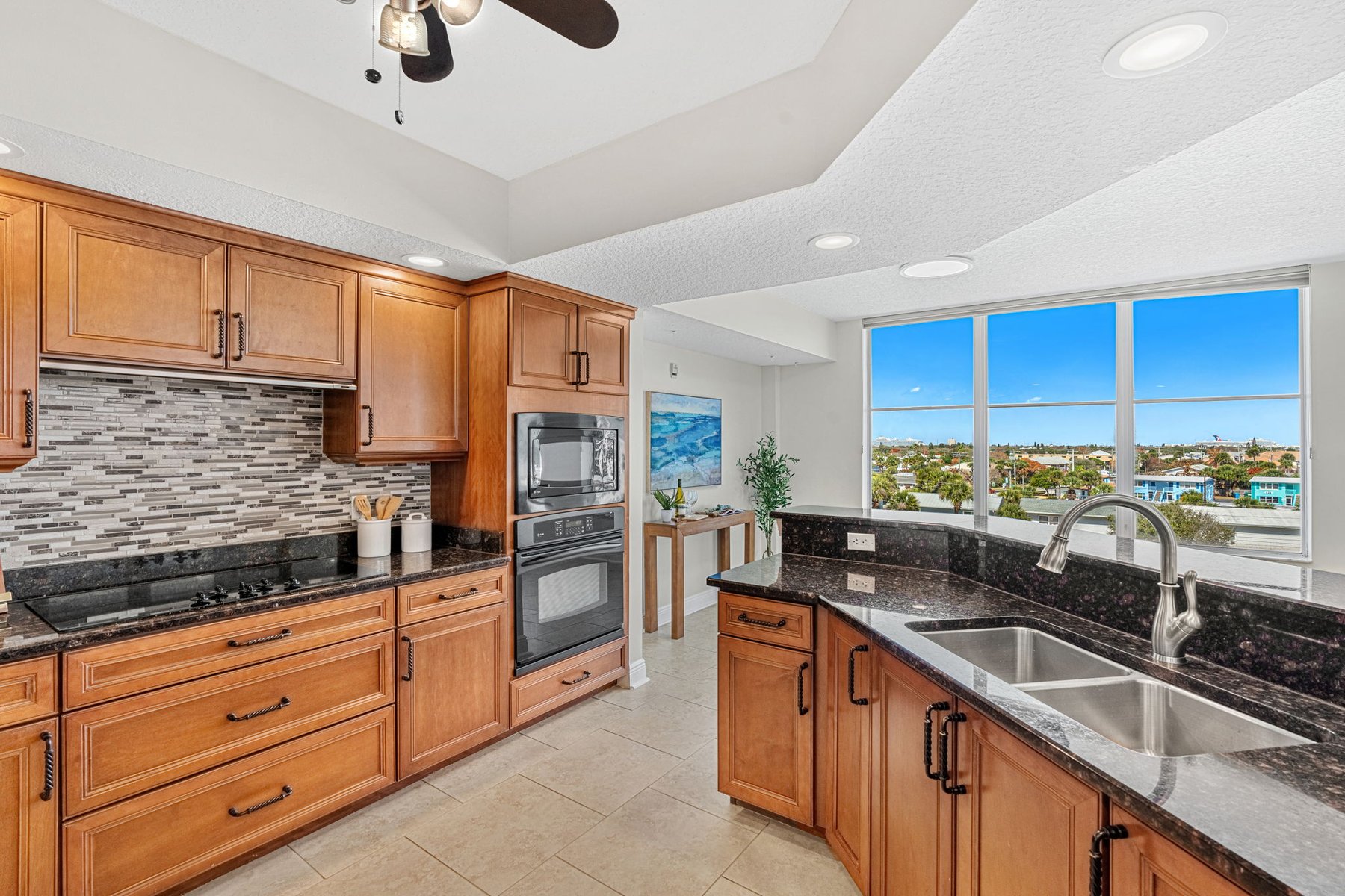  410 Hayes Avenue, #402, Cocoa Beach, FL, 32931 - 物件實景