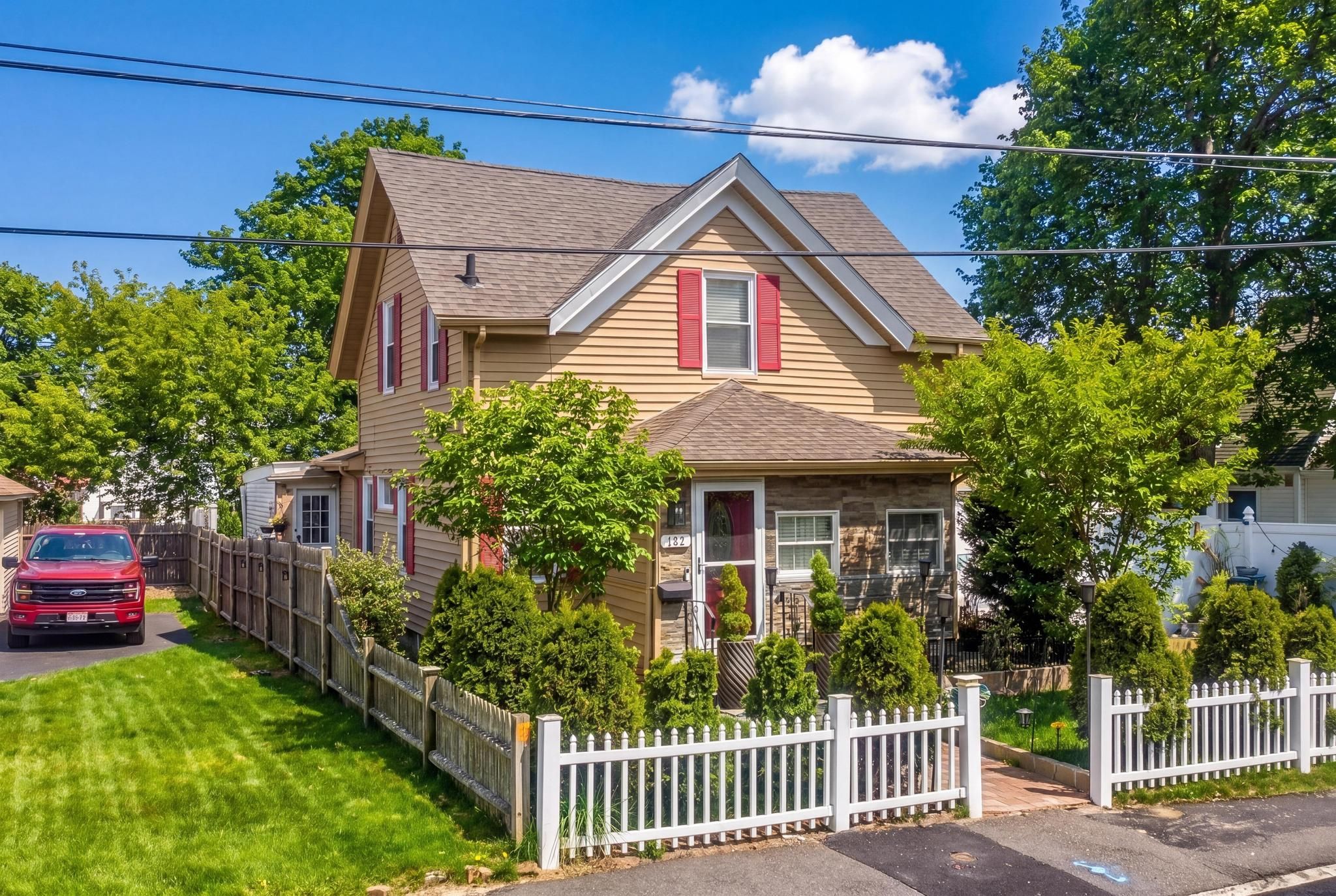  102 Thurber Avenue, Brockton, MA, 02301 - 物件實景