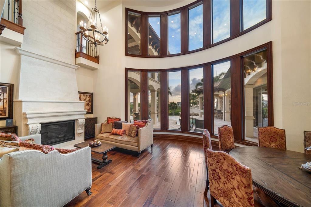Largo, Florida, 33774, United States, 5 Bedrooms Bedrooms, ,7 BathroomsBathrooms,Residential,For Sale,1876225