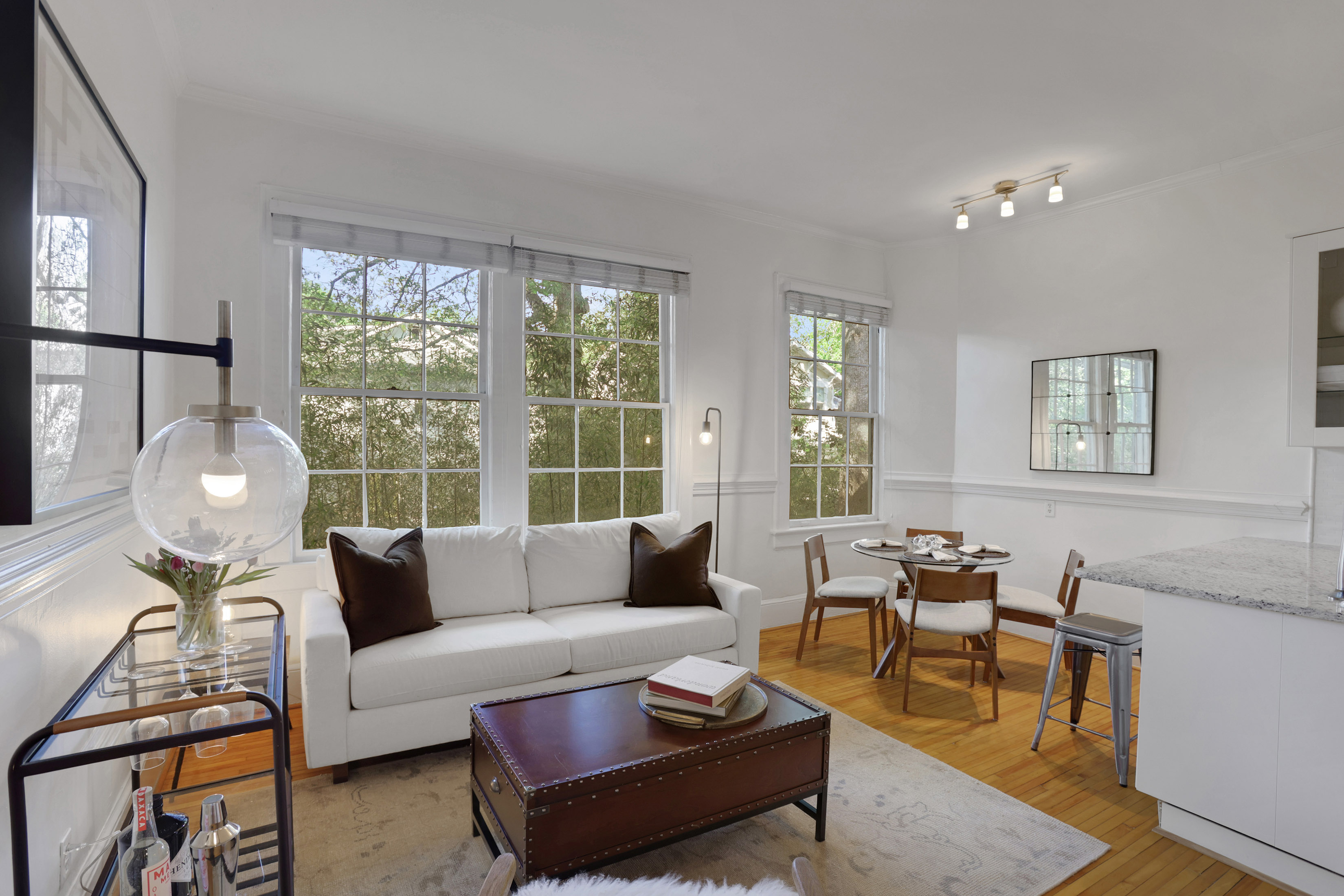  Morningside Living with Renovated Kitchen, Timeless Charm and Prime Location - 物件實景