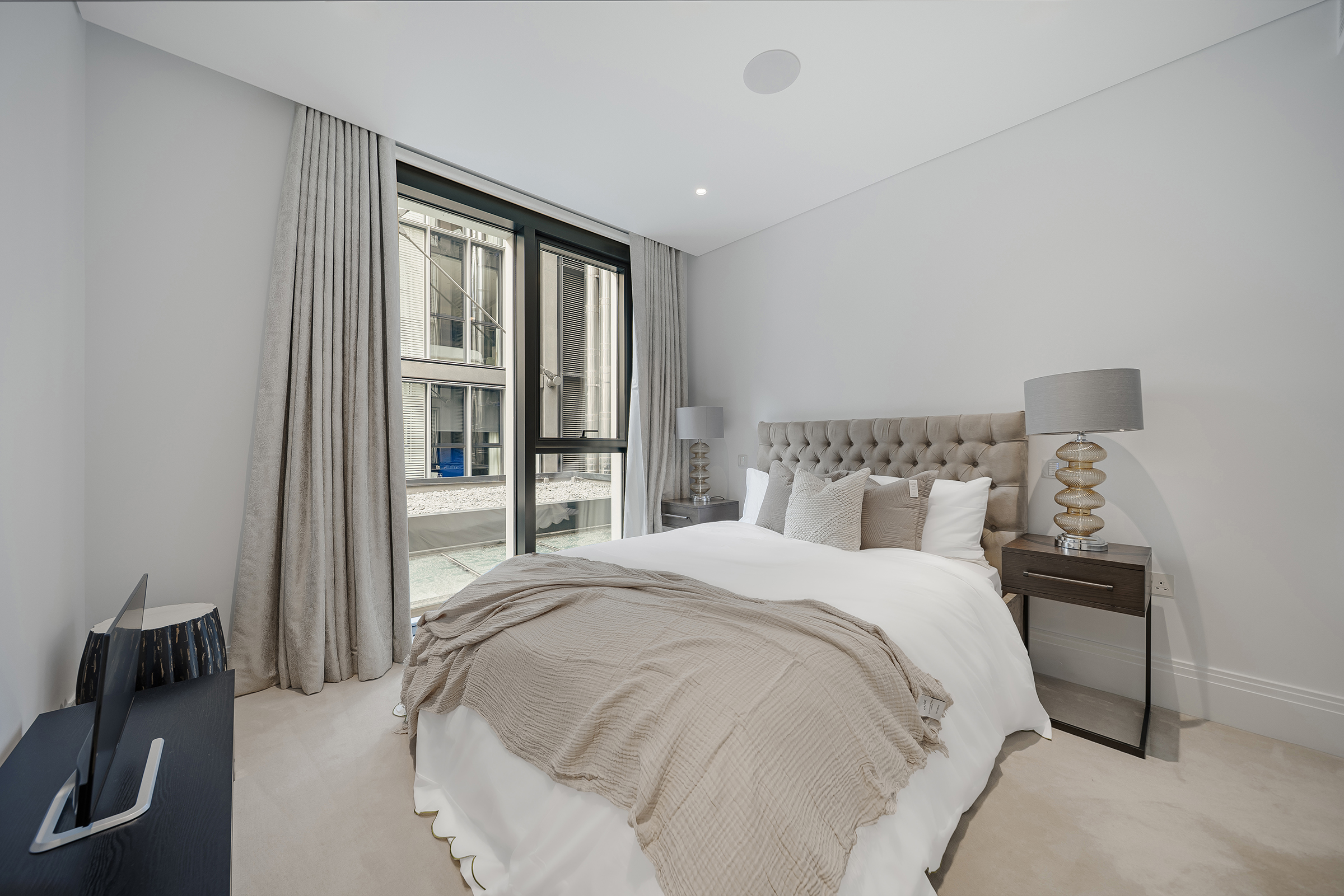  A Second-Floor Apartment in a Prestigious Mayfair Address - 物件實景