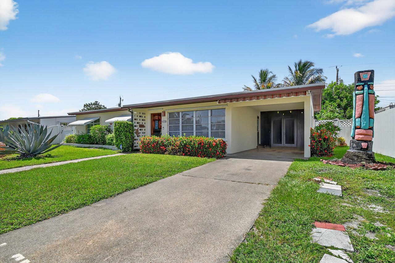 Palm Springs, Florida, 33461, United States, 3 Bedrooms Bedrooms, ,2 BathroomsBathrooms,Residential,For Sale,1901355