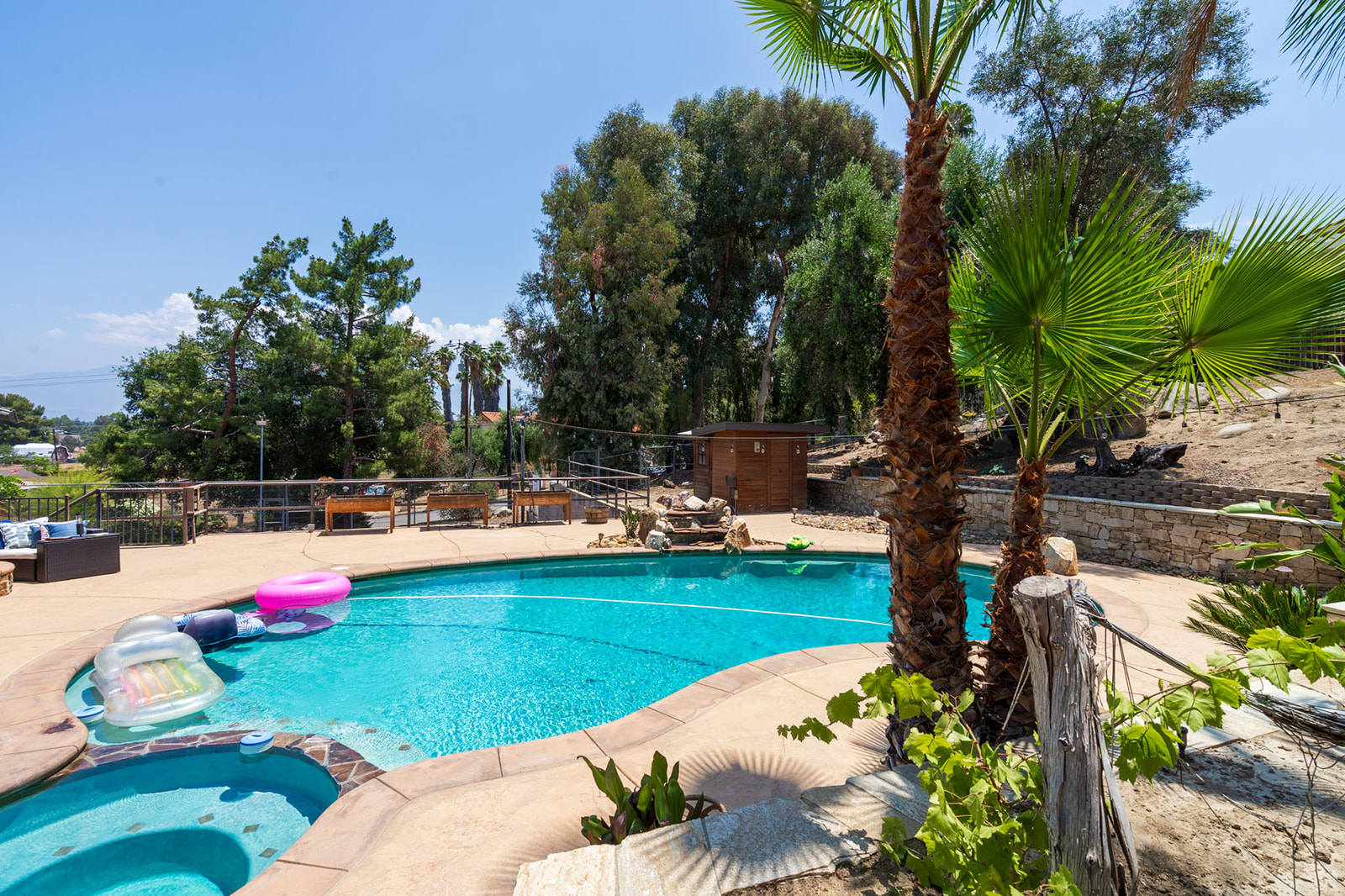 Hemet, California, 92544, United States, 6 Bedrooms Bedrooms, ,6 BathroomsBathrooms,Residential,For Sale,1849818