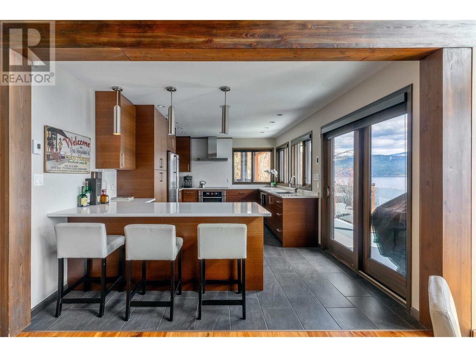 ANGLEMONT, British Columbia, V0E 1M8, CA, 5 Bedrooms Bedrooms, ,4 BathroomsBathrooms,Residential,For Sale,1838745