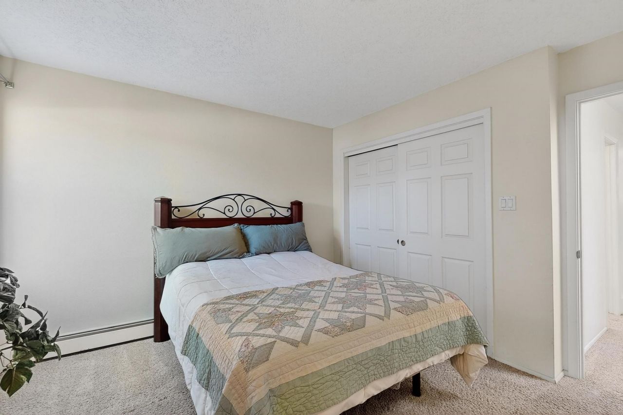 Santa Fe, New Mexico, 87507, United States, 3 Bedrooms Bedrooms, ,2 BathroomsBathrooms,Residential,For Sale,1955311