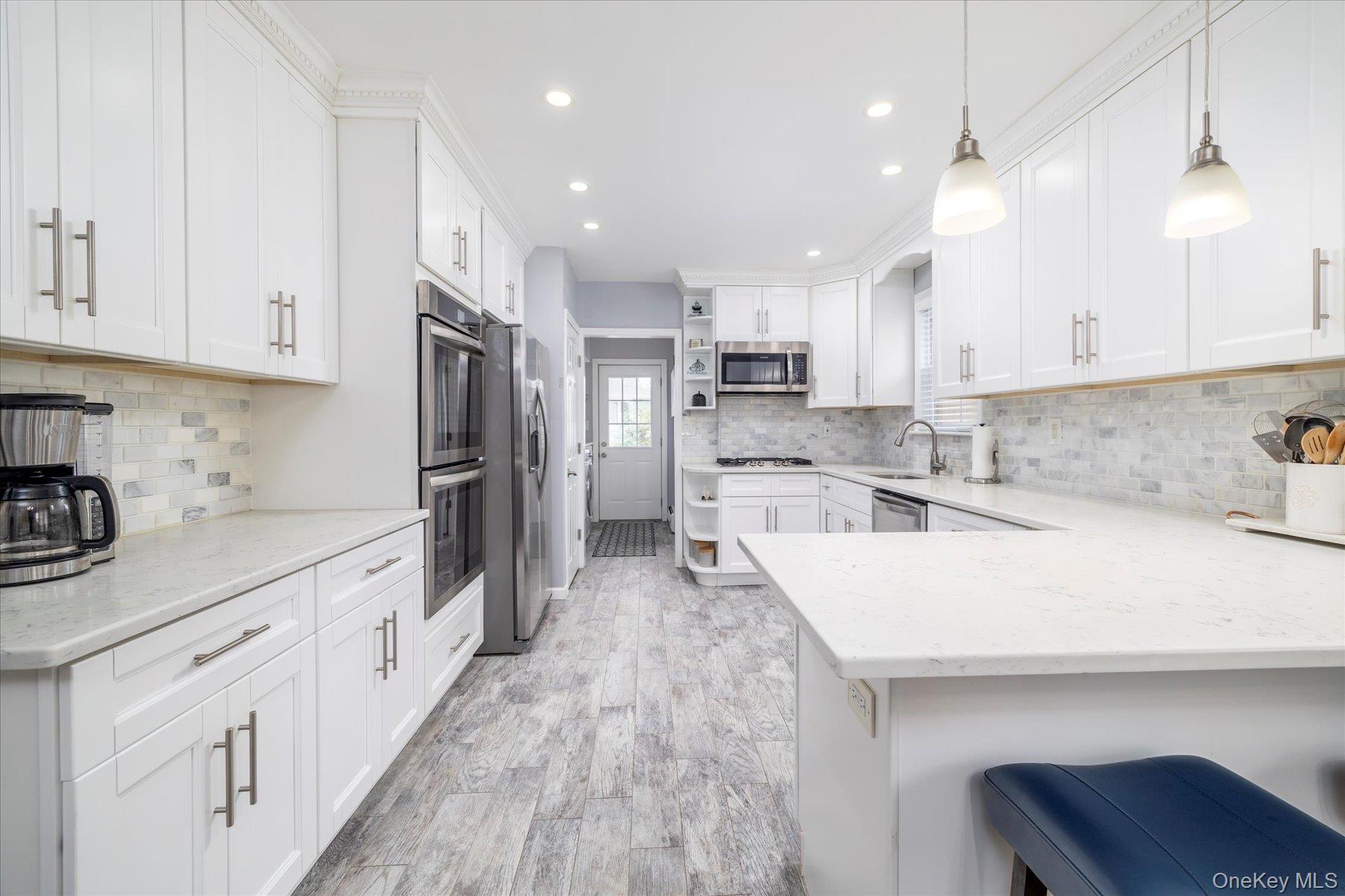 Lynbrook, New York, 11563, United States, 3 Bedrooms Bedrooms, ,2 BathroomsBathrooms,Residential,For Sale,1988362