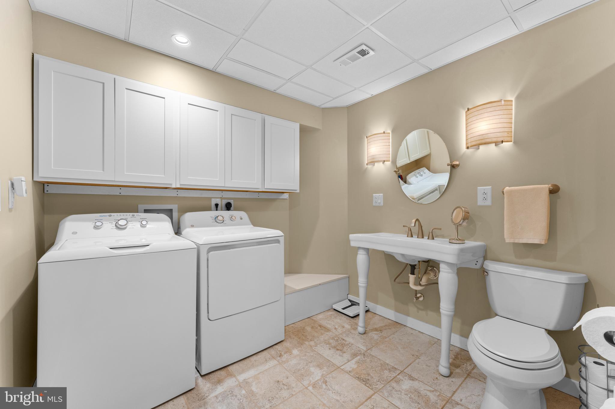 Jeffersonton, Virginia, 22724, United States, 5 Bedrooms Bedrooms, ,4 BathroomsBathrooms,Residential,For Sale,1935978